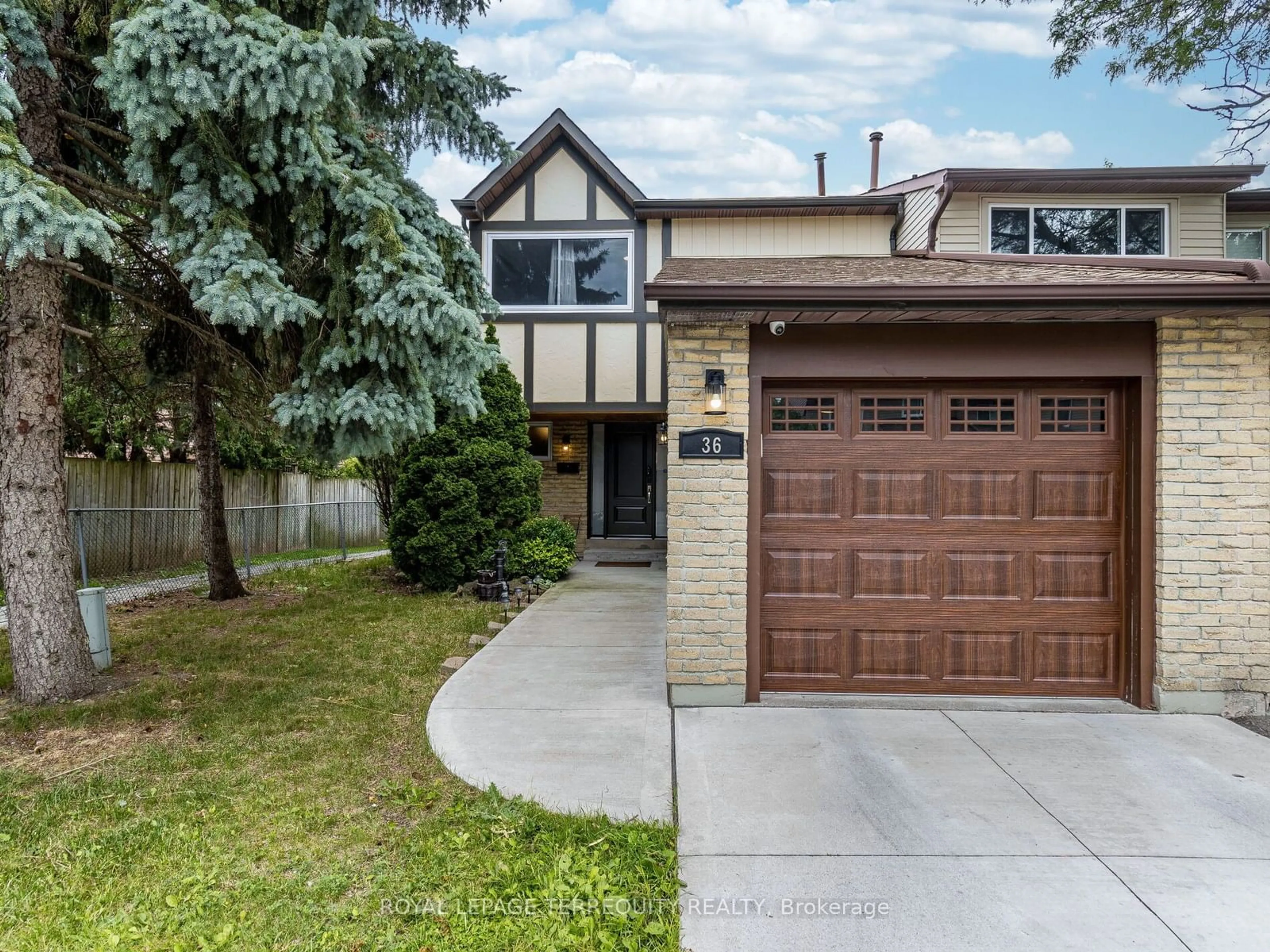 Frontside or backside of a home for 1550 Grosvenor St #36, Oakville Ontario L6H 2Z1