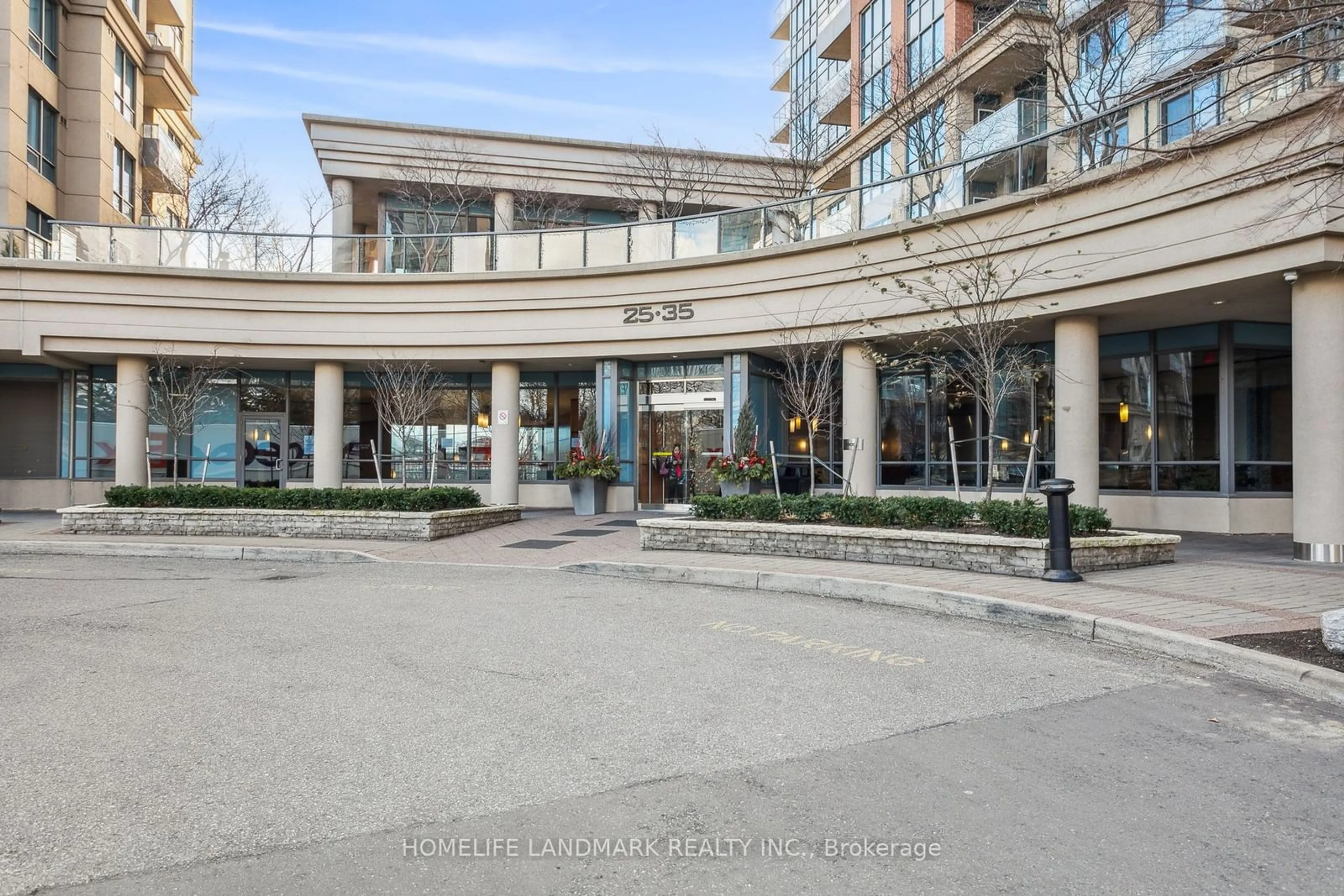 A pic from exterior of the house or condo for 25 VIKING Lane #153, Toronto Ontario M9B 0A1