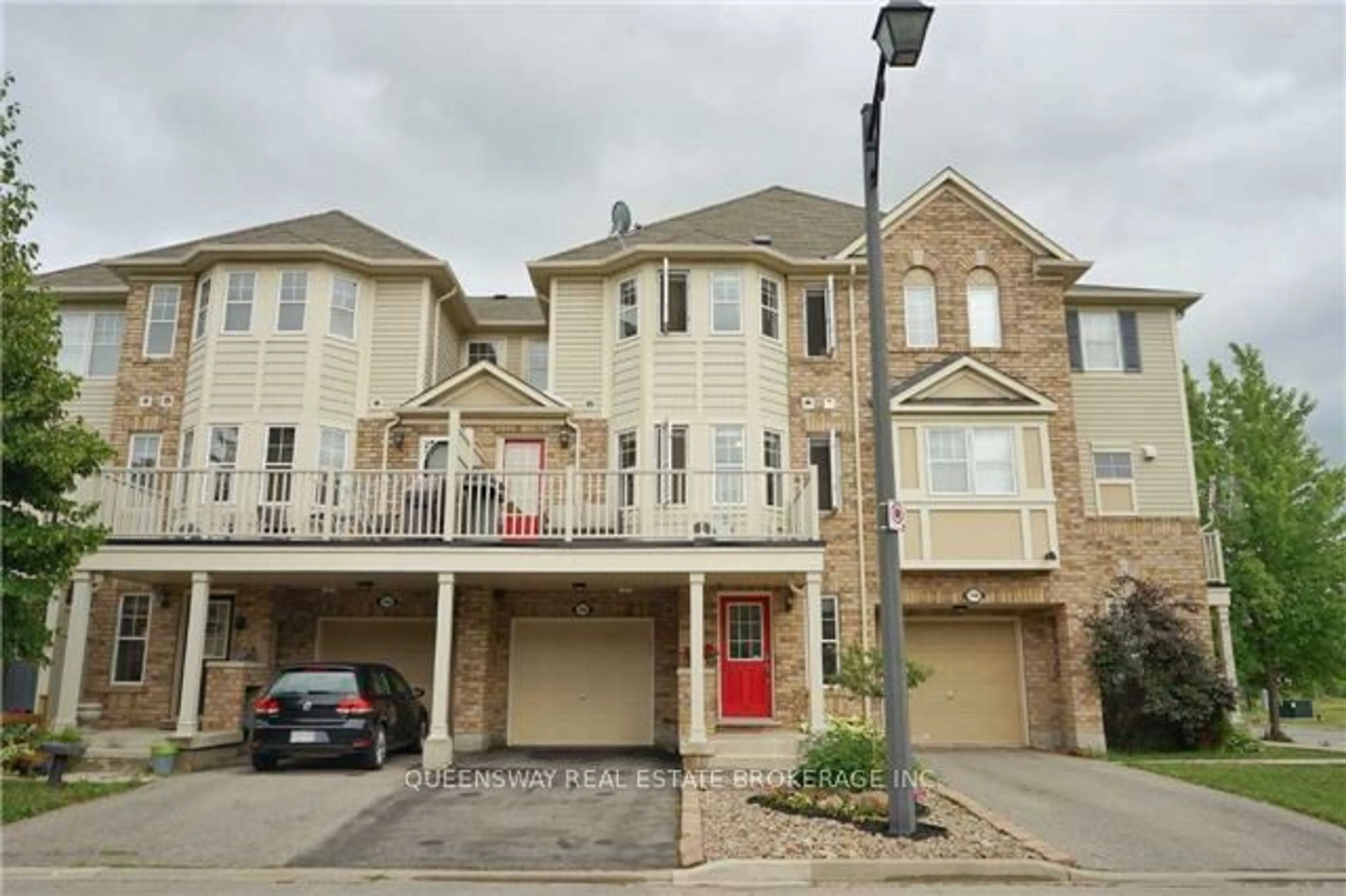 A pic from exterior of the house or condo for 746 Shortreed Cres, Milton Ontario L9T 0E8