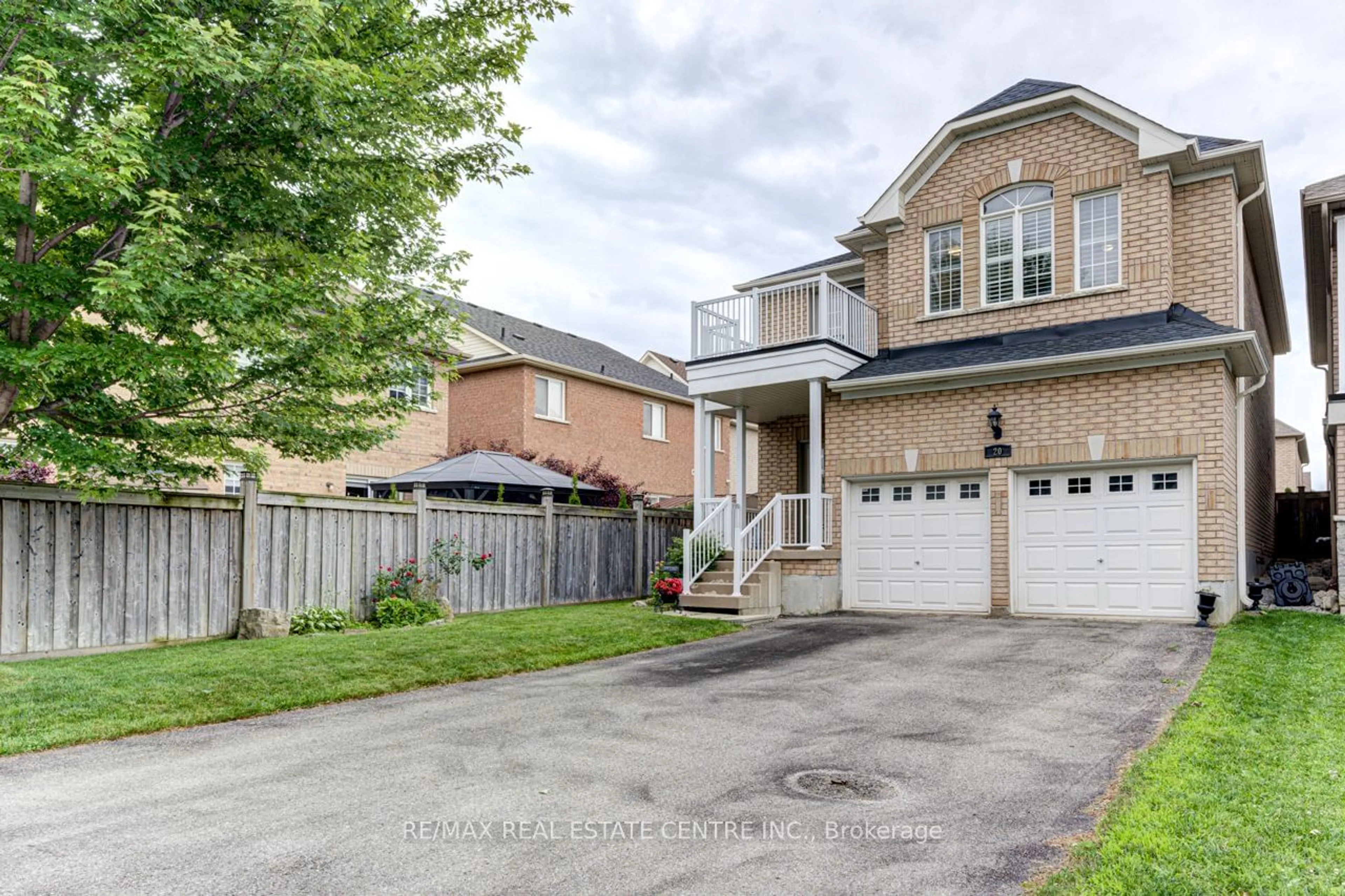 Frontside or backside of a home for 20 Windswept Tr, Brampton Ontario L7A 0K2