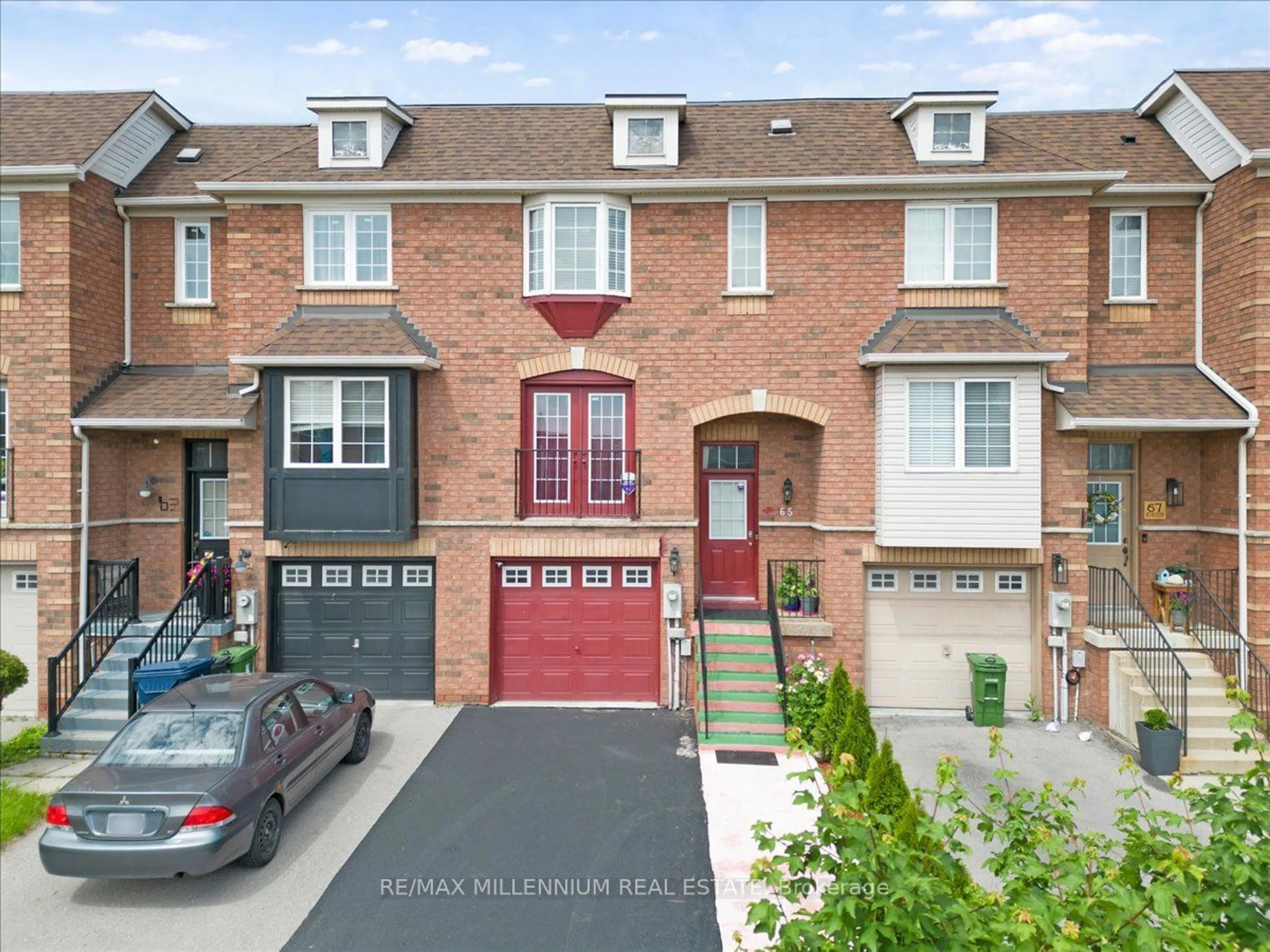 A pic from exterior of the house or condo for 65 West Oak Cres, Toronto Ontario M9N 3Z5