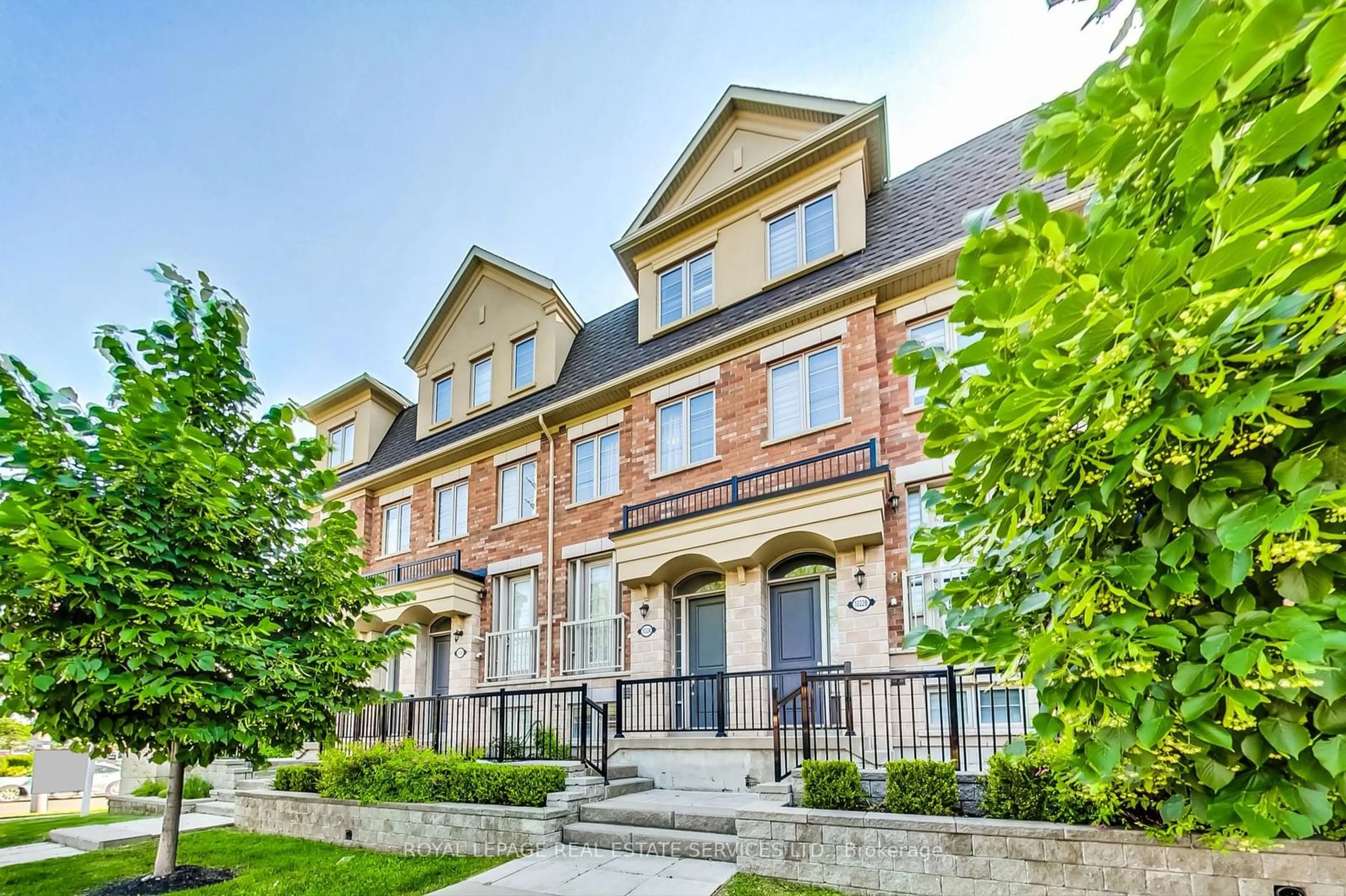 A pic from exterior of the house or condo for 1022A Islington Ave, Toronto Ontario M8Z 0E5