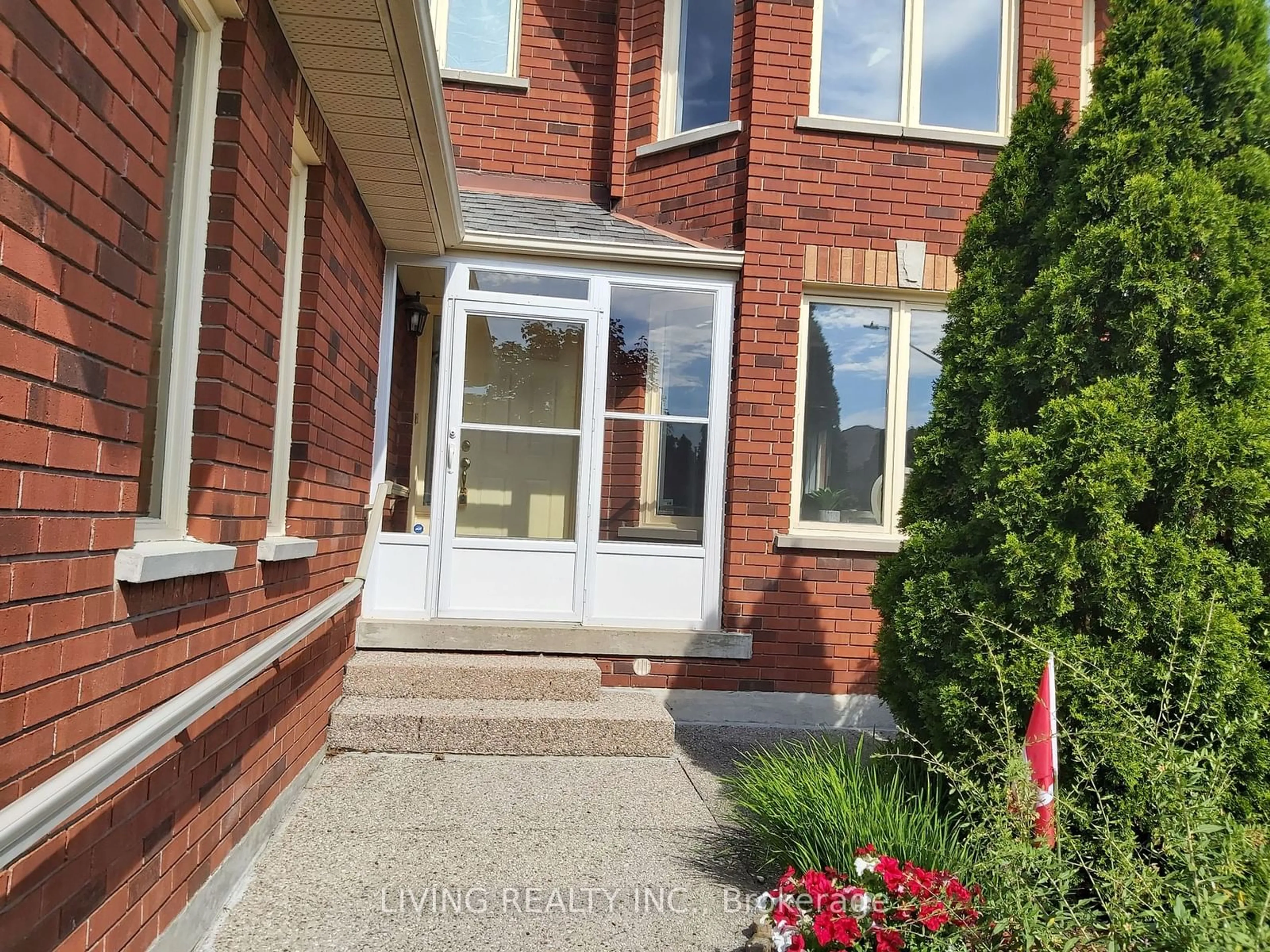 Home with brick exterior material for 1325 Beauty Bush Crt, Mississauga Ontario L5V 1K4