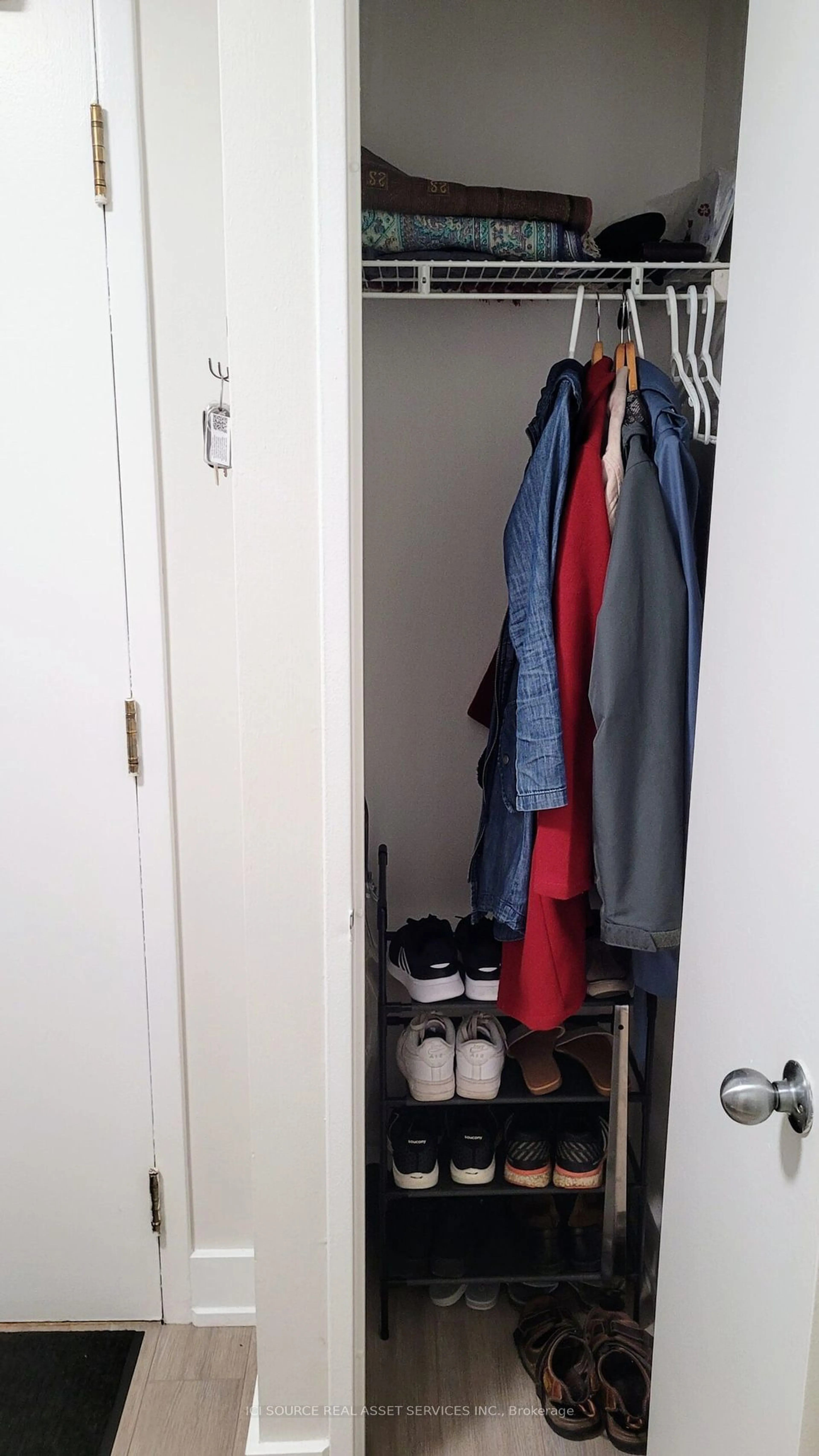 Storage room or clothes room or walk-in closet for 145 Hillcrest Ave #1410, Mississauga Ontario L5B 3Z1