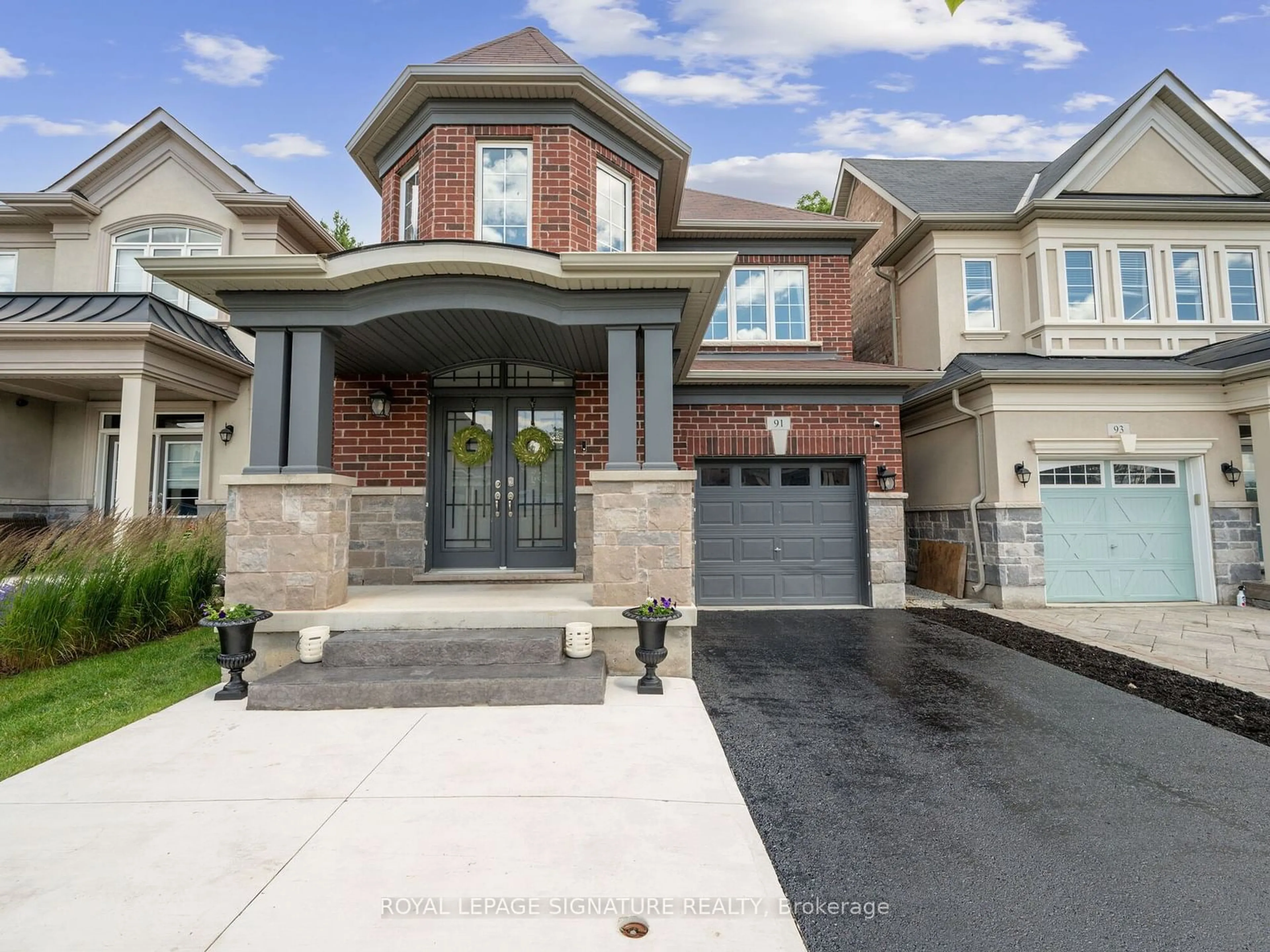 Home with brick exterior material for 91 Upper Canada Crt, Halton Hills Ontario L7G 0L2
