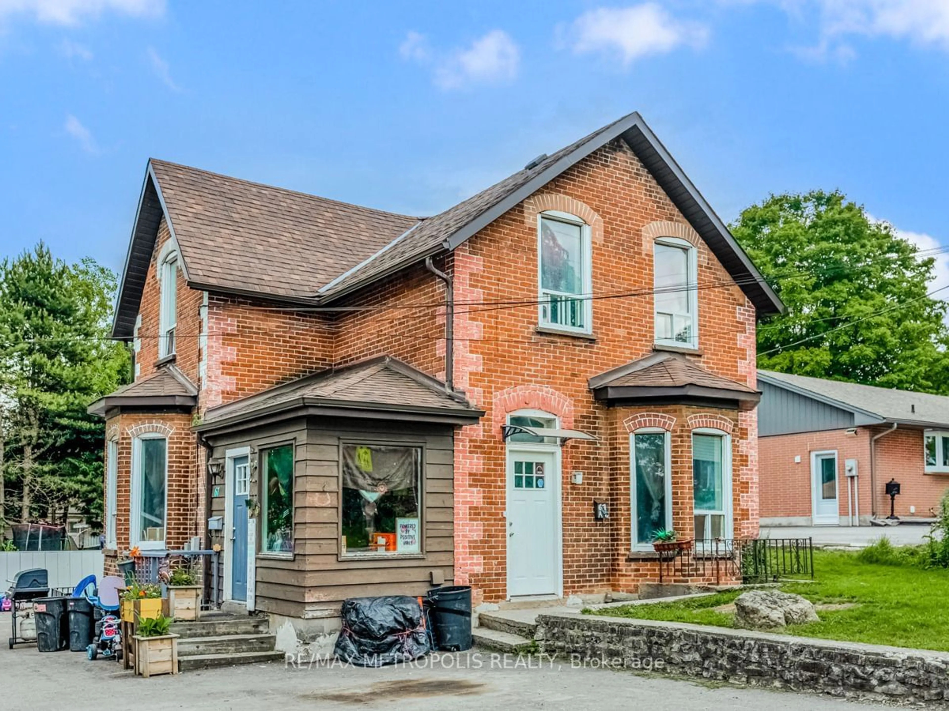 Home with brick exterior material for 67 Town Line, Orangeville Ontario L9W 1V5