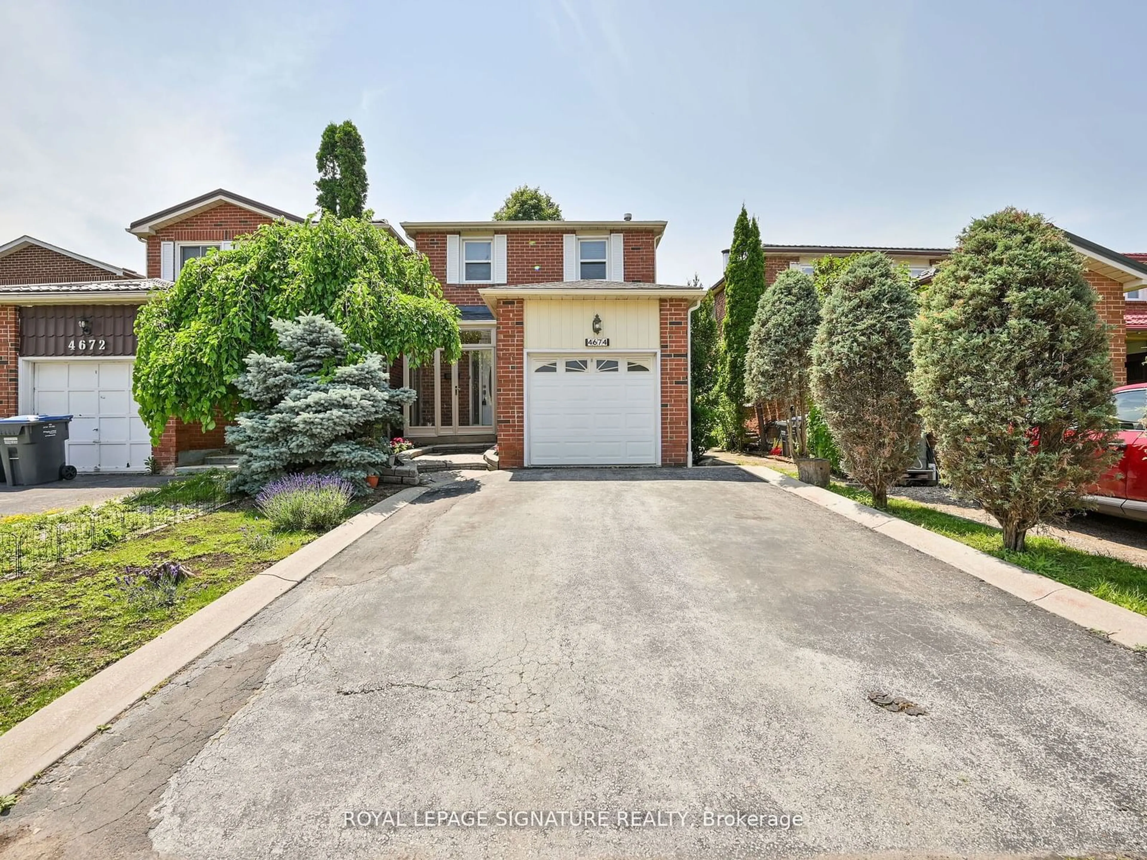 Frontside or backside of a home for 4674 Drakestone Cres, Mississauga Ontario L5R 1K6