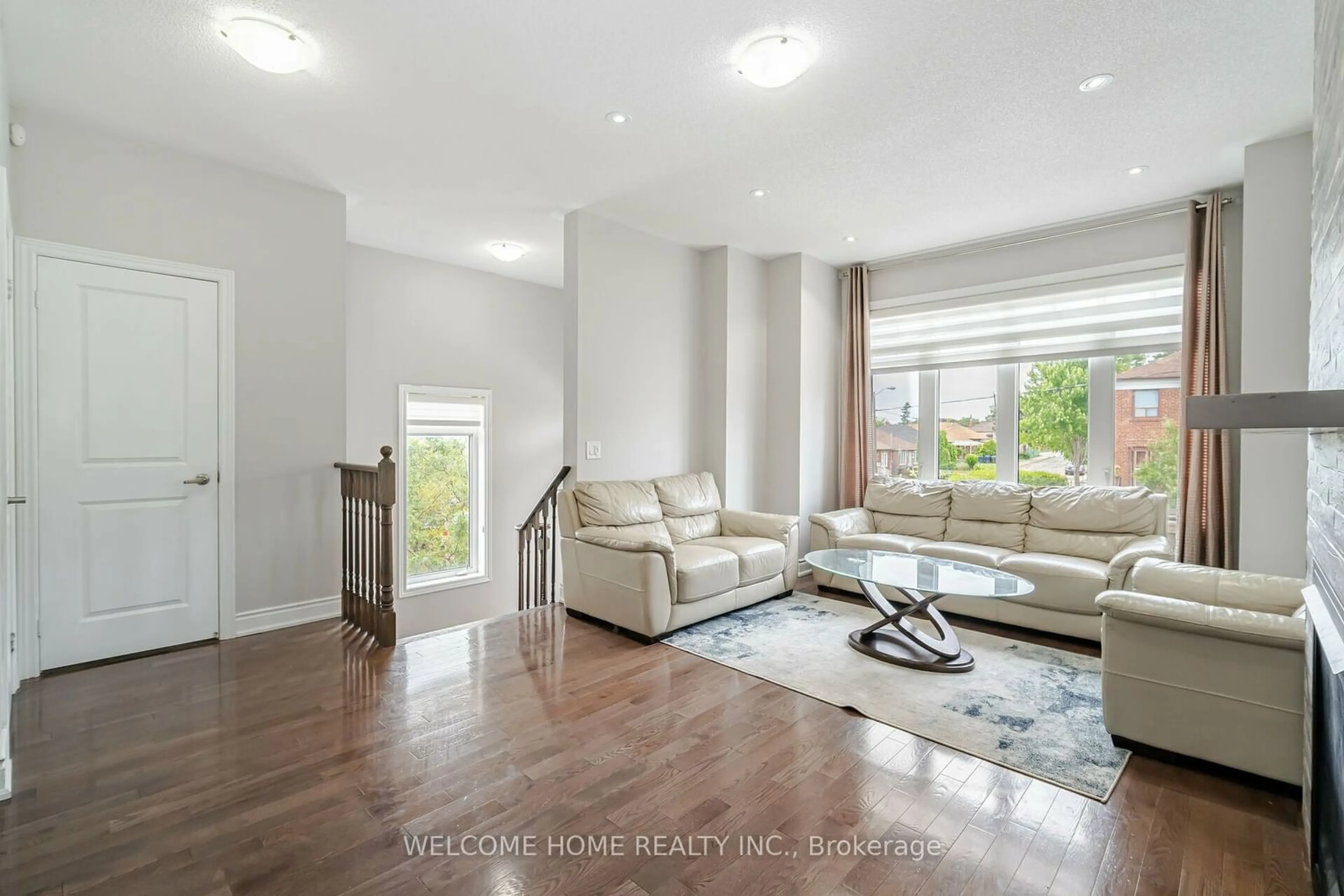 Living room for 55 Ypres Rd, Toronto Ontario M6M 1P1