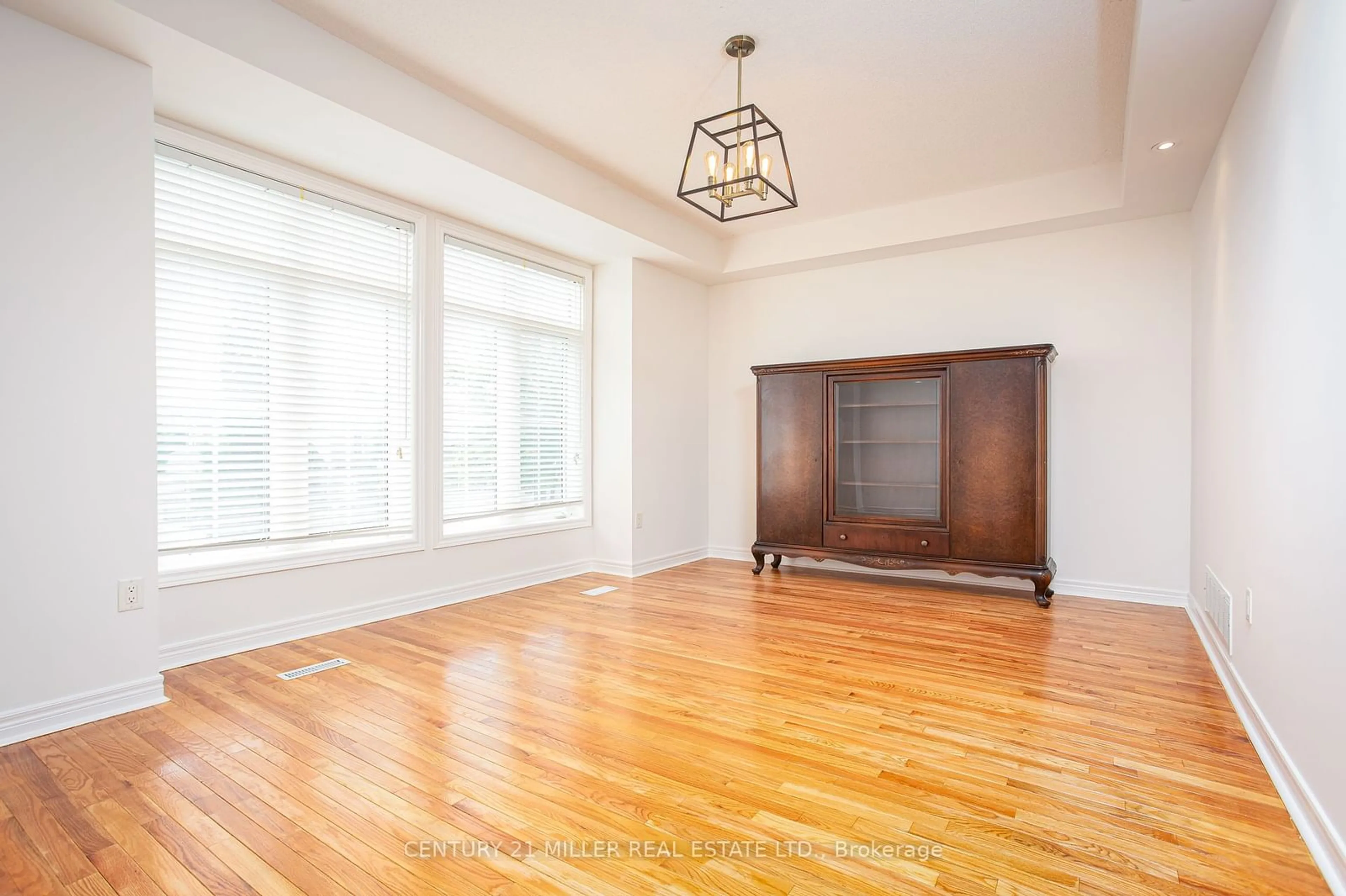 Other indoor space, wood floors for 1267 Dorval Dr #19, Oakville Ontario L6M 3Z5