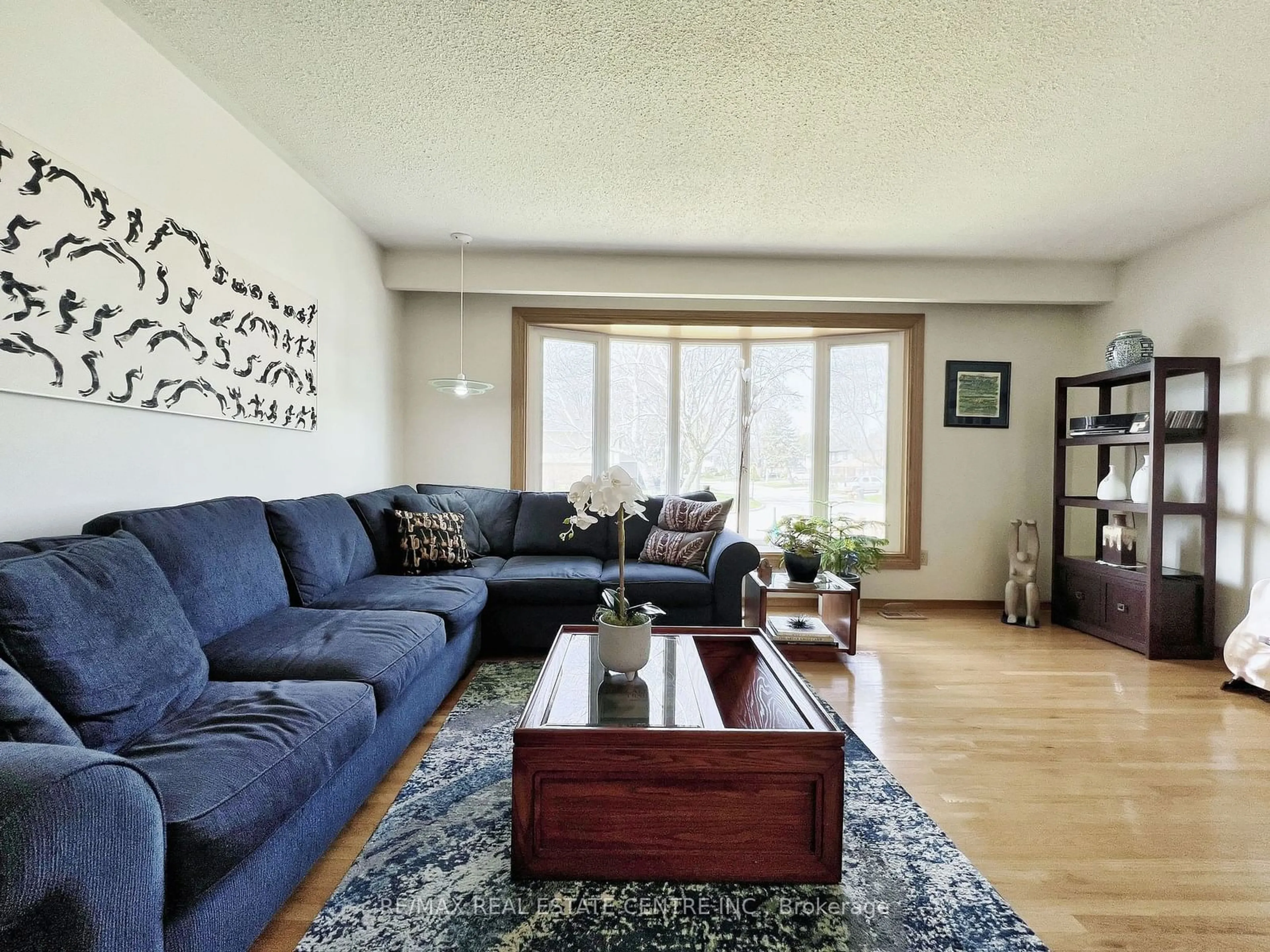 Living room for 58 Ferndale Cres, Brampton Ontario L6W 1E9