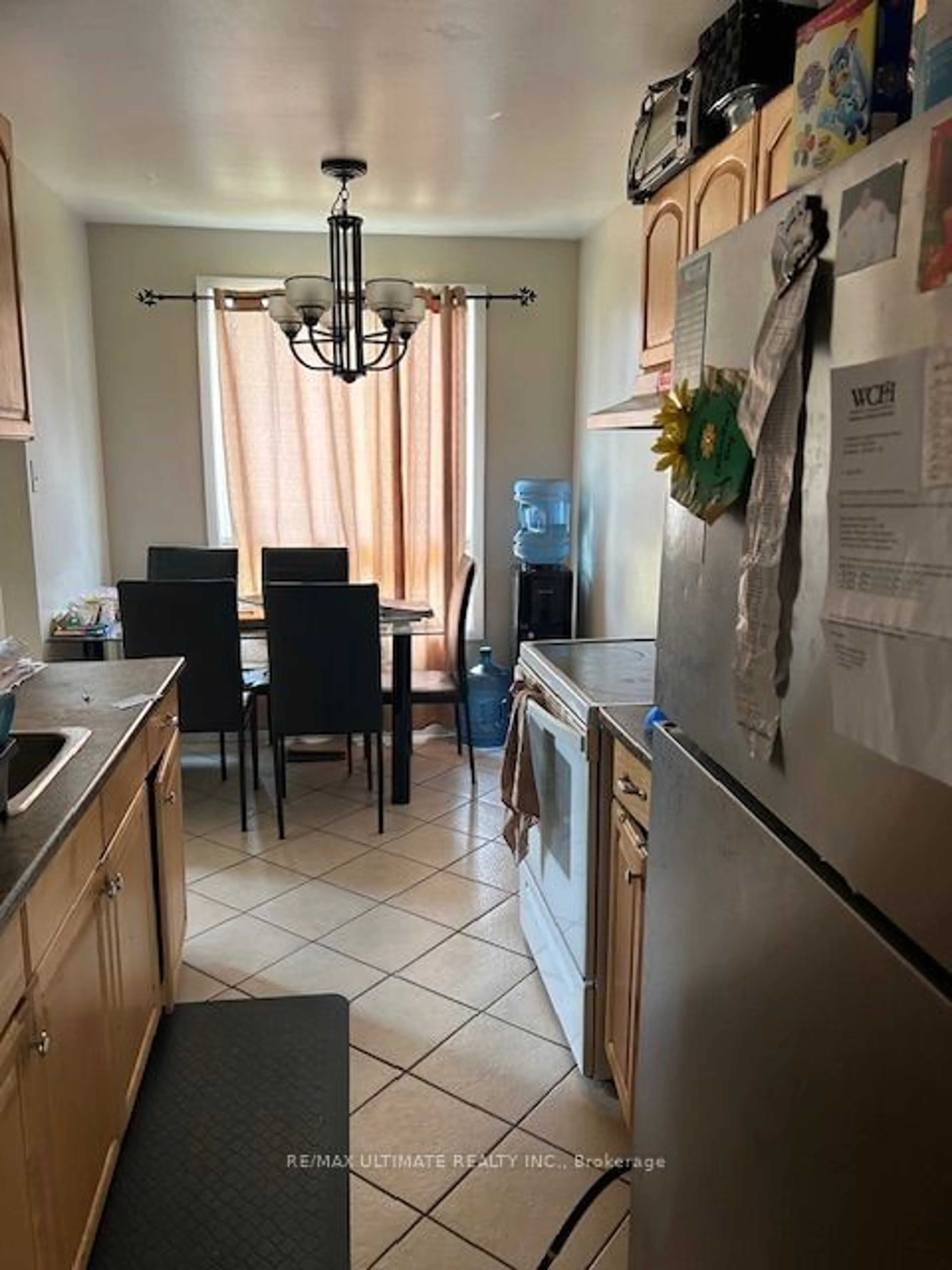 Kitchen for 22 Sultan Pool Dr, Toronto Ontario M9V 4H2