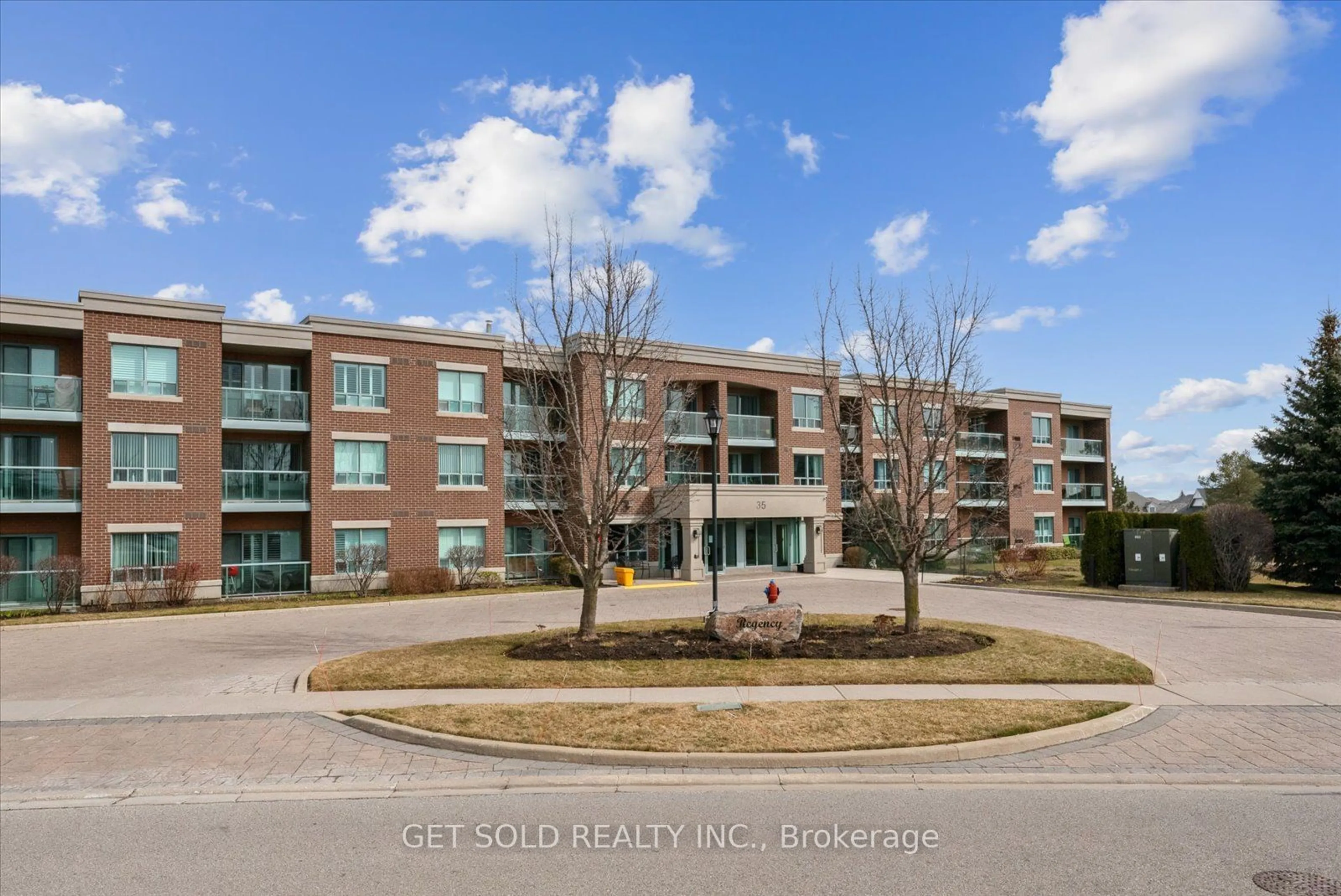 A pic from exterior of the house or condo for 35 Via Rosedale #206, Brampton Ontario L6R 3J9
