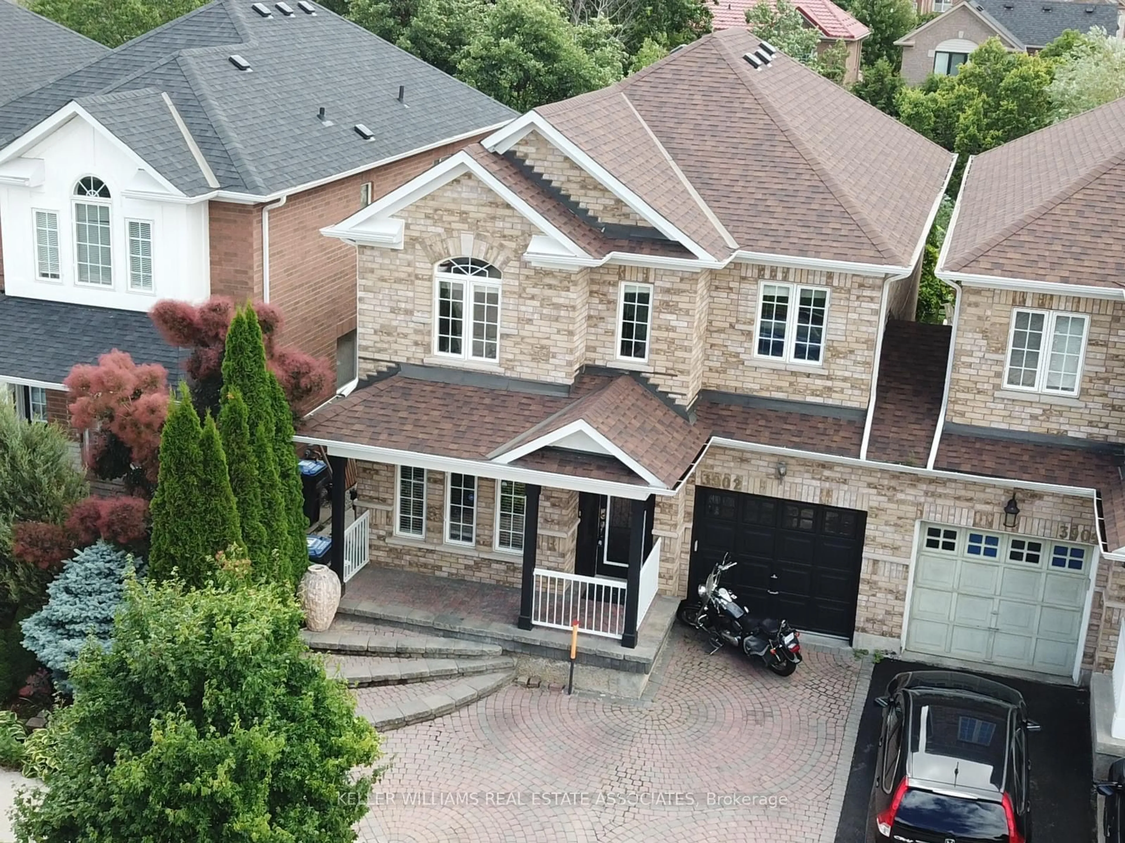 Home with brick exterior material for 3902 Arbourview Terr, Mississauga Ontario L5M 7B7