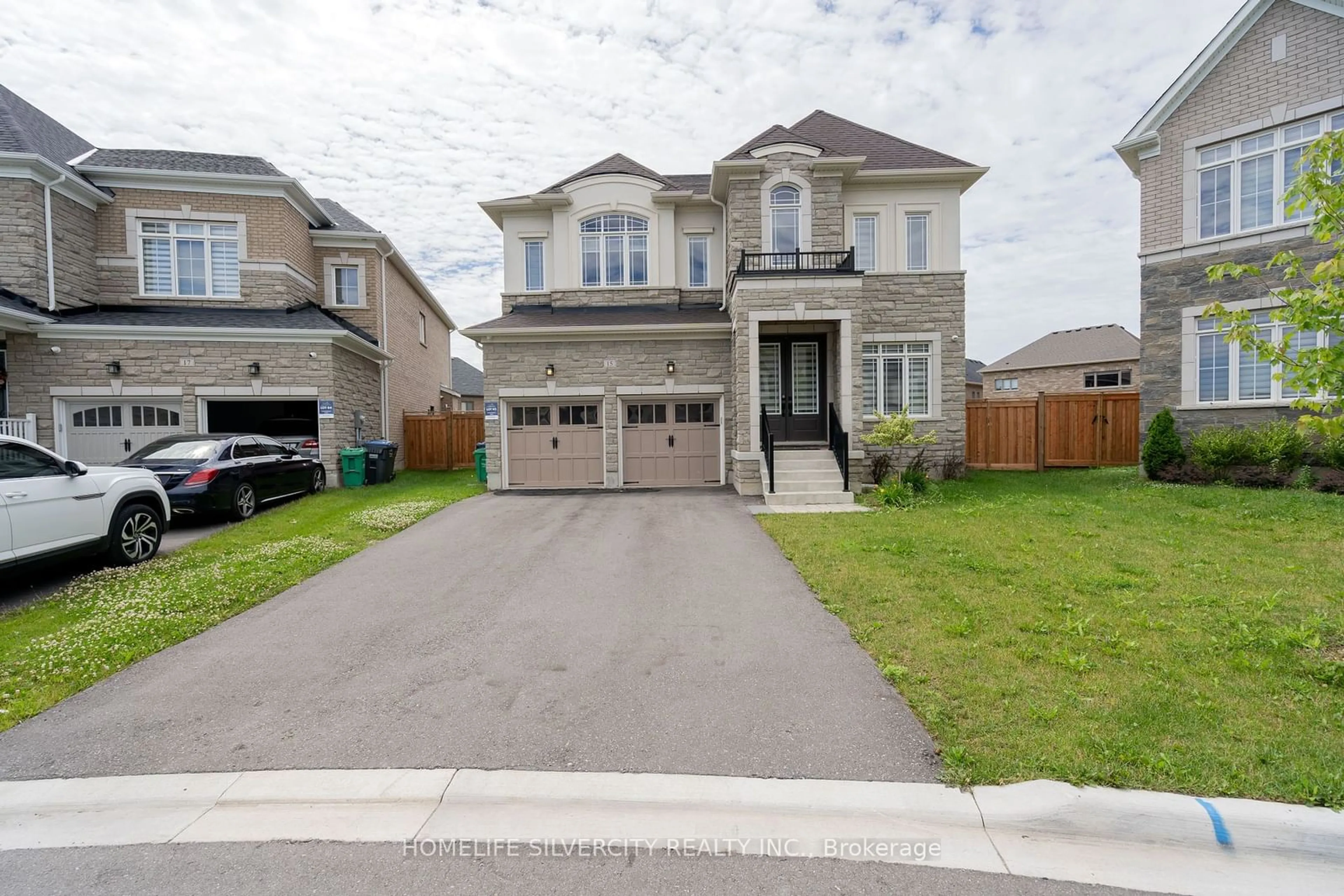 Frontside or backside of a home for 15 Moonstruck St, Caledon Ontario L7C 3A3