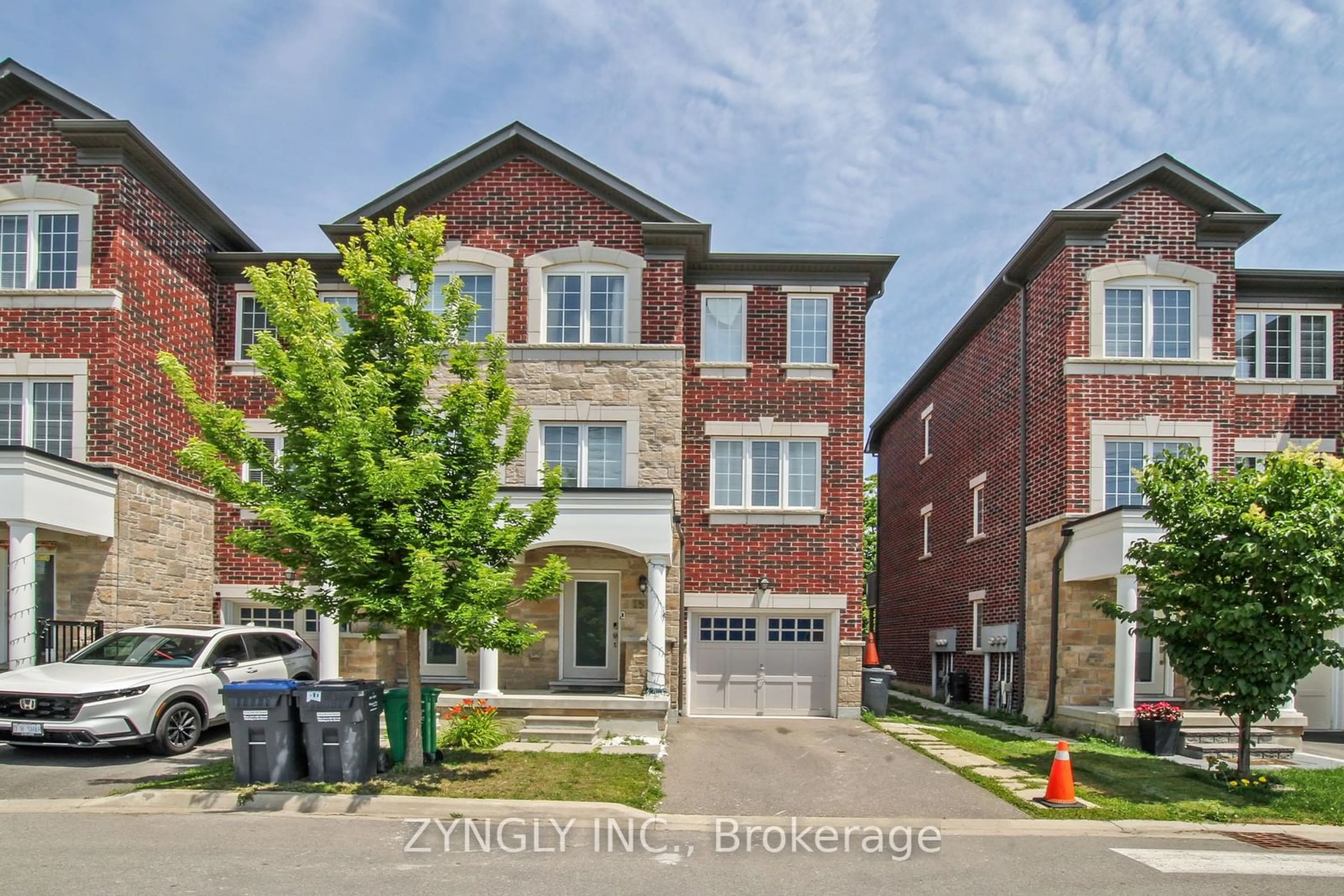 A pic from exterior of the house or condo for 15 Autumnwood Ave, Brampton Ontario L6Y 6G3