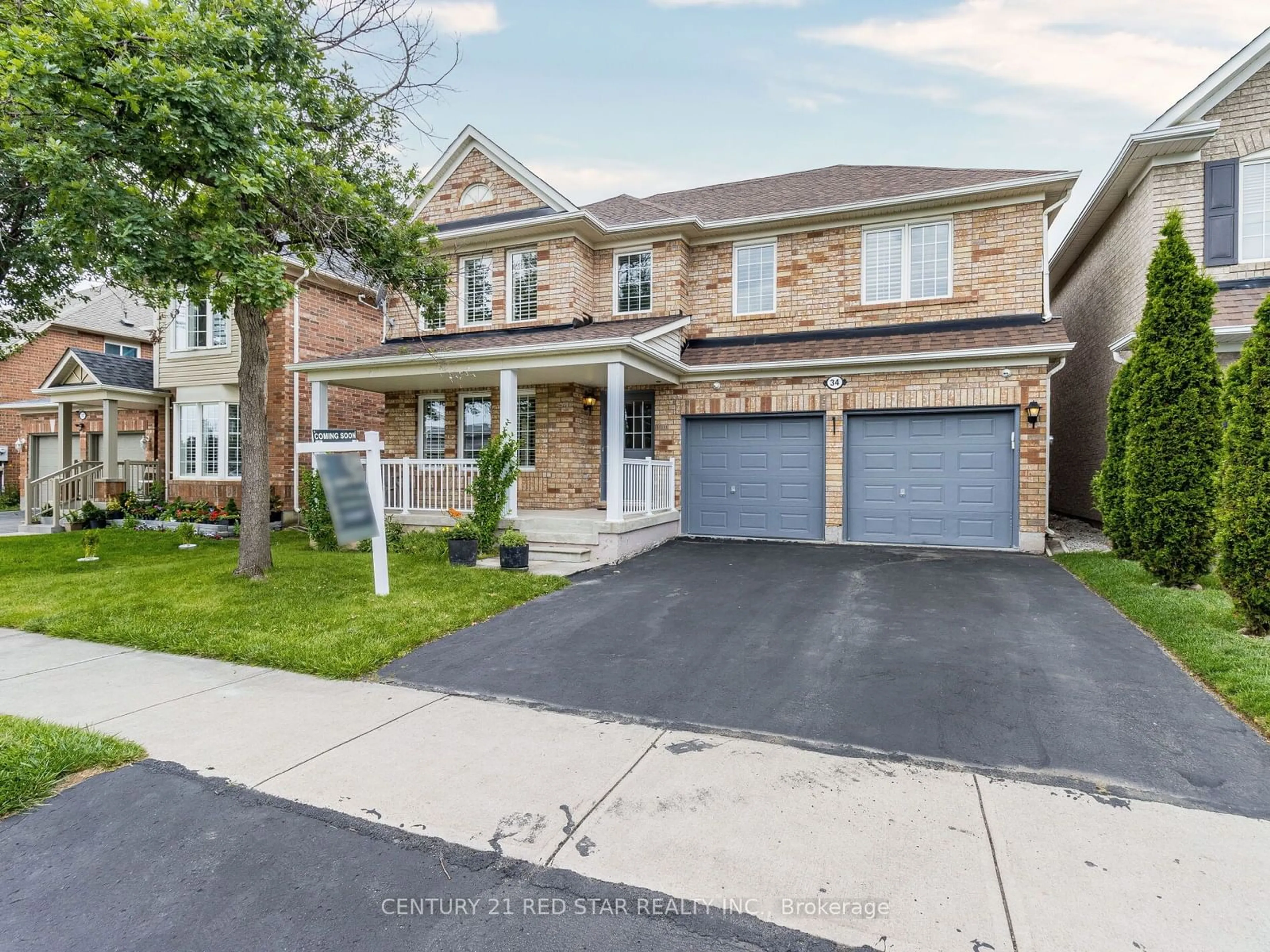 Frontside or backside of a home for 34 Williamson Dr, Brampton Ontario L7A 3L9
