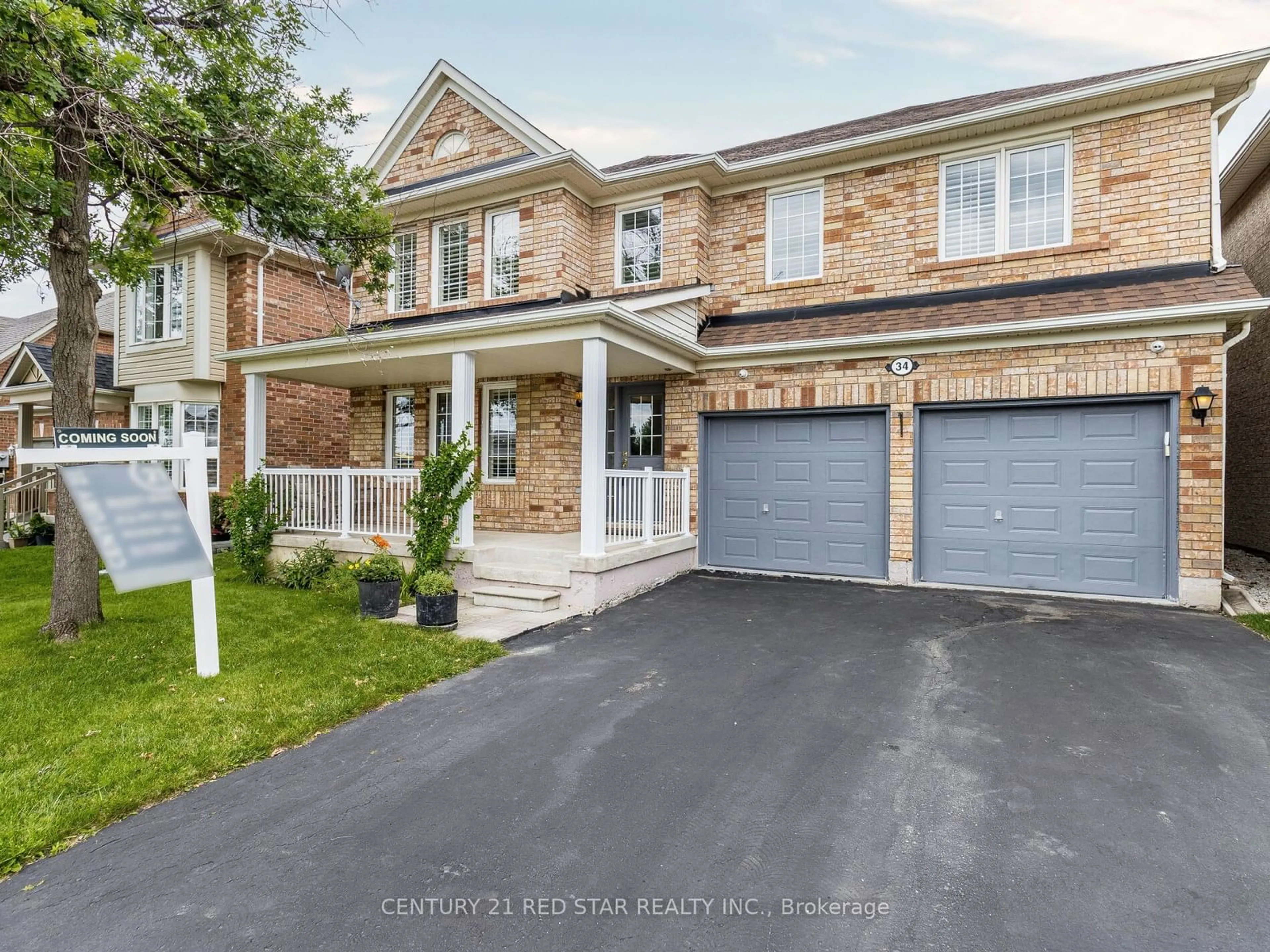 Frontside or backside of a home for 34 Williamson Dr, Brampton Ontario L7A 3L9