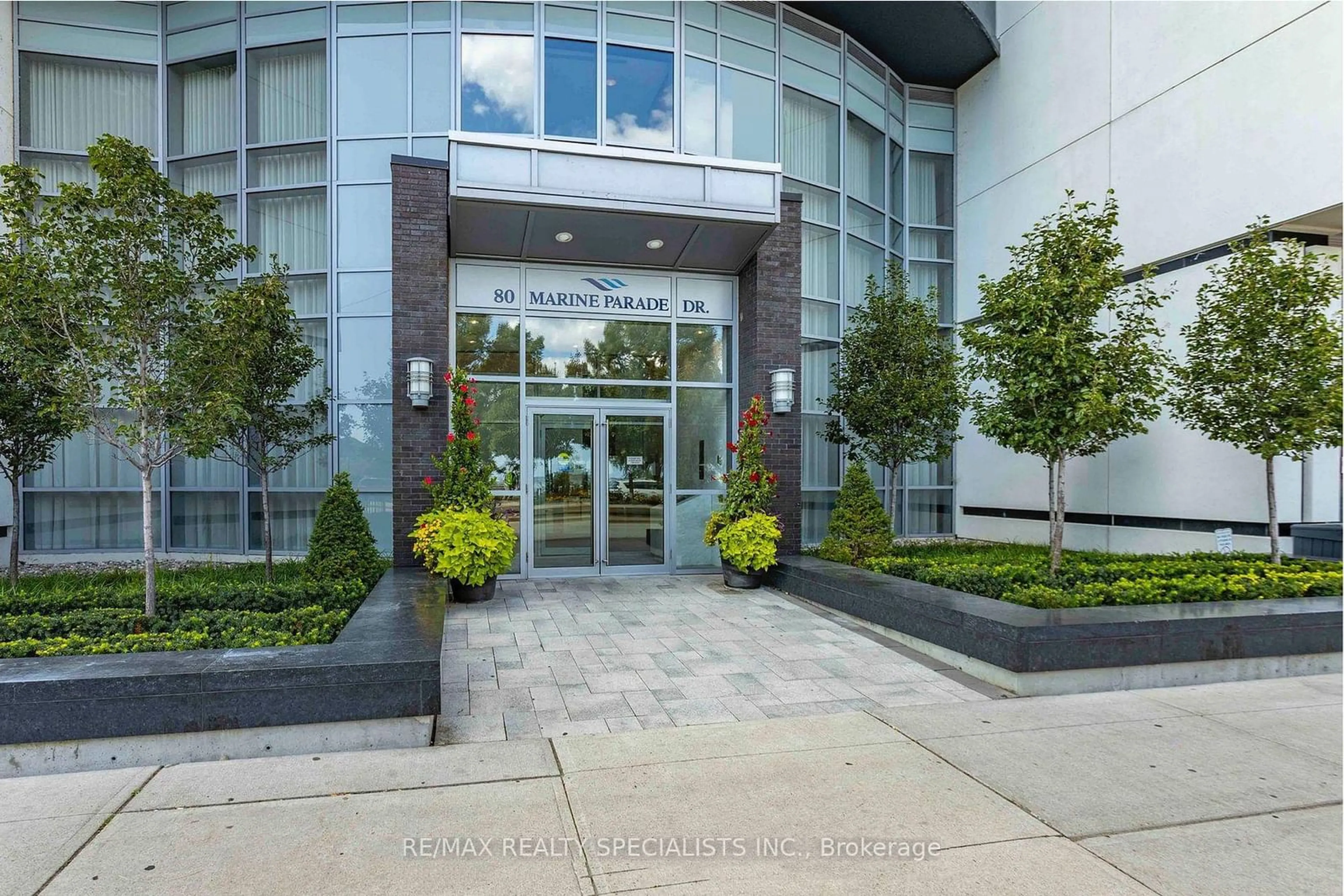 Indoor foyer for 80 Marine Parade Dr #701, Toronto Ontario M8V 0A3