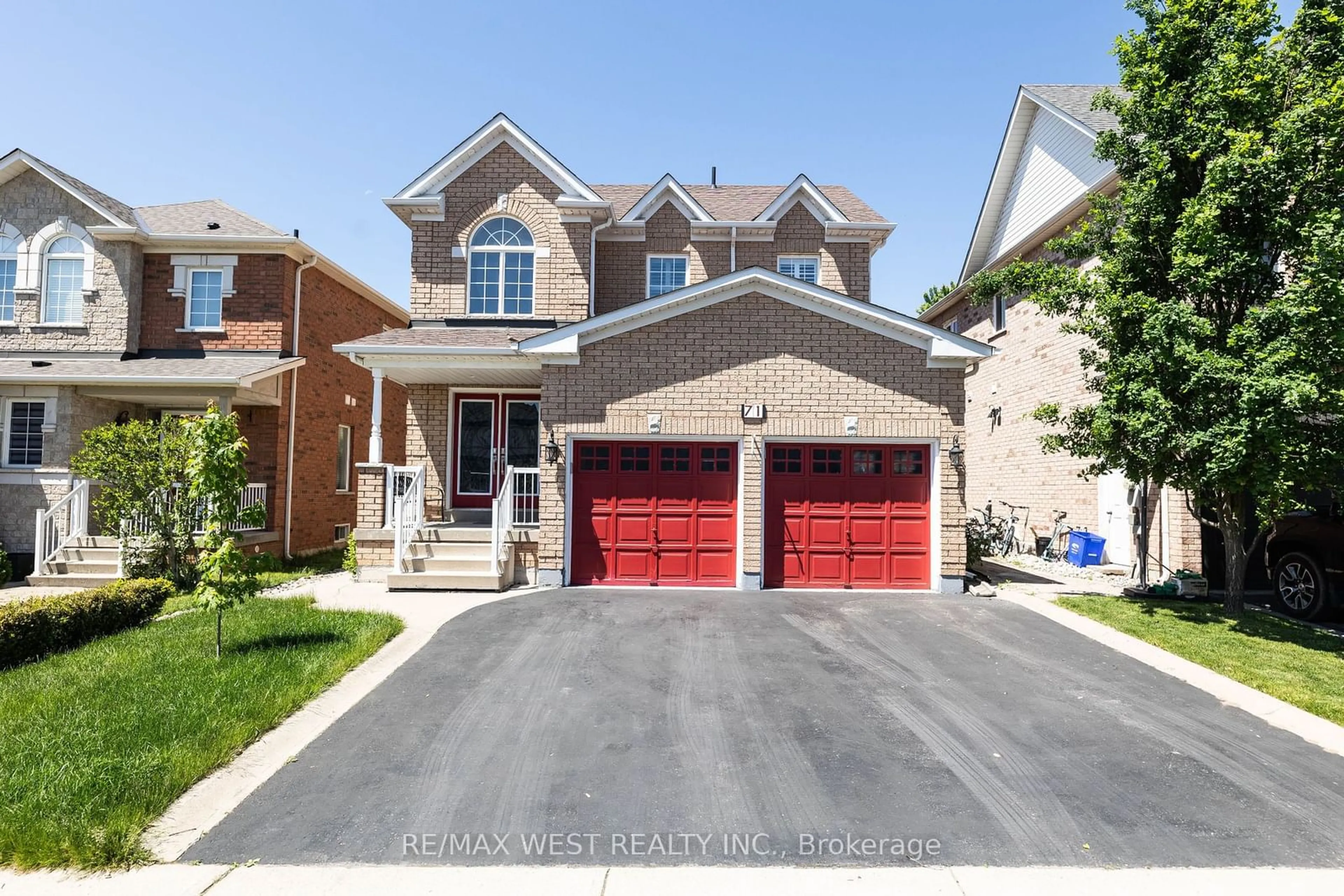 Frontside or backside of a home for 71 Atwood Ave, Halton Hills Ontario L7G 6A1