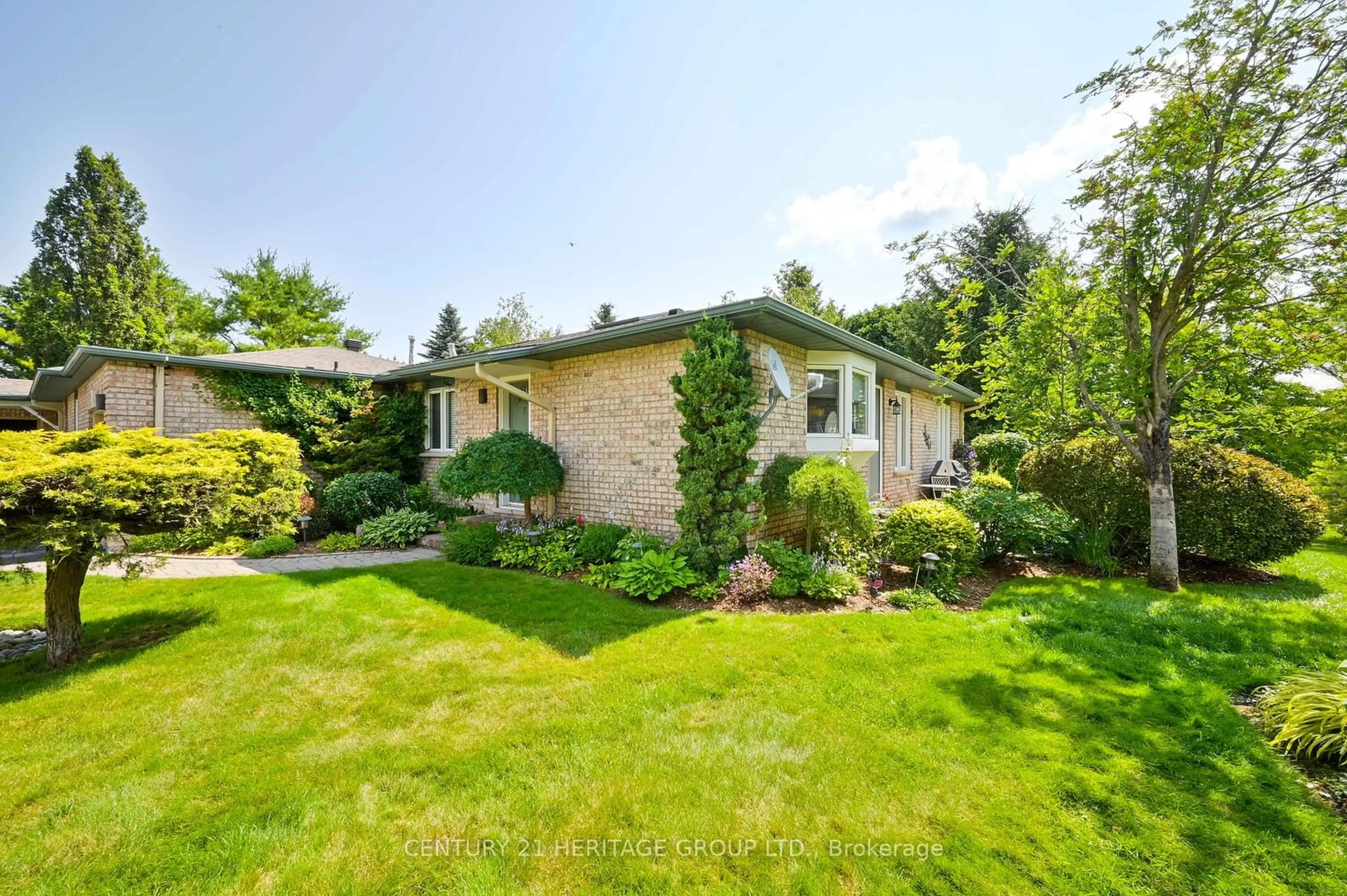 Cottage for 23 Reddington Dr #2, Caledon Ontario L7E 0E4