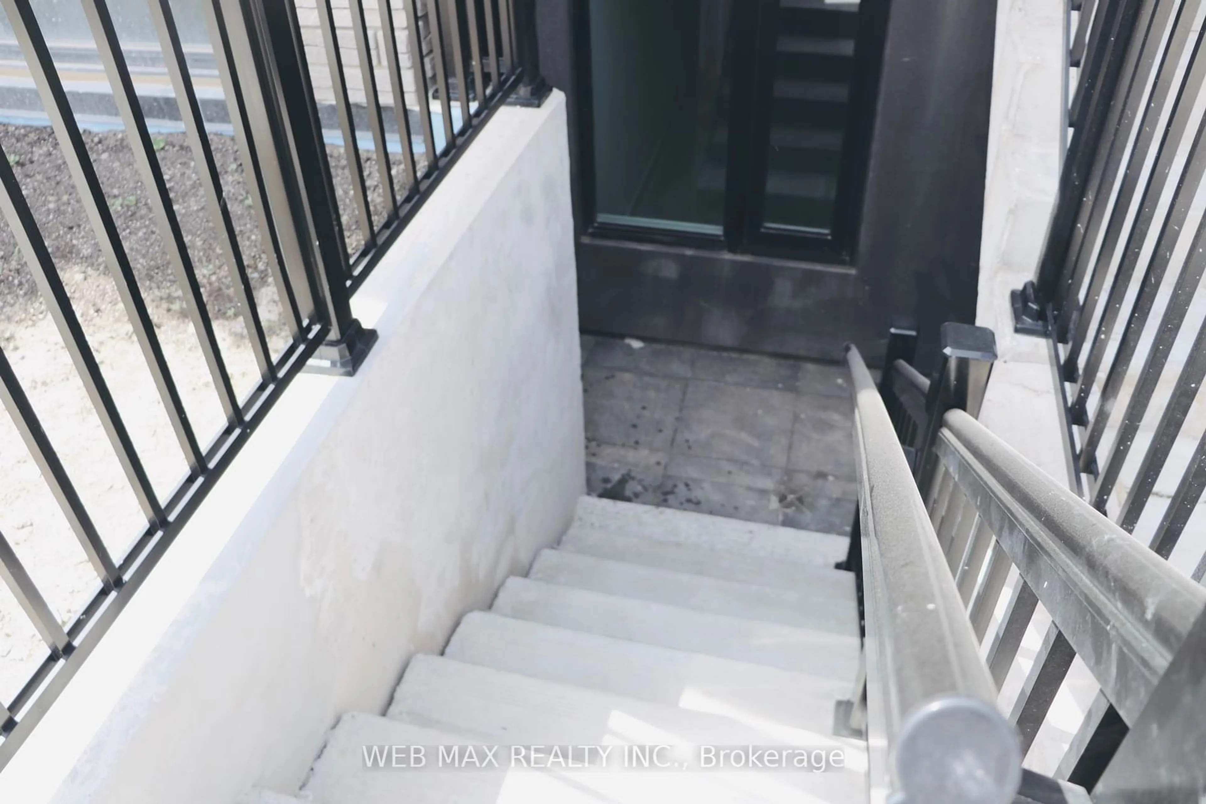 Stairs for 1127 Cooke Blvd #505, Burlington Ontario L7T 4A8