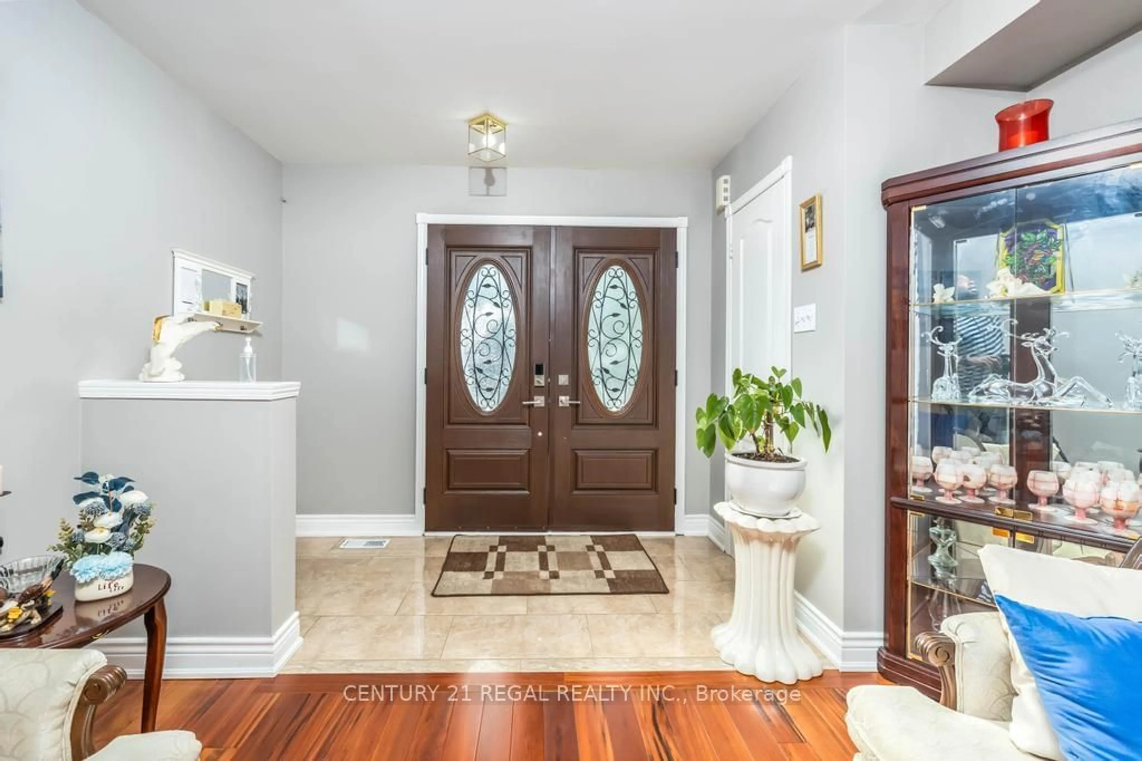 Indoor entryway for 85 Heartleaf Cres, Brampton Ontario L7A 2B9