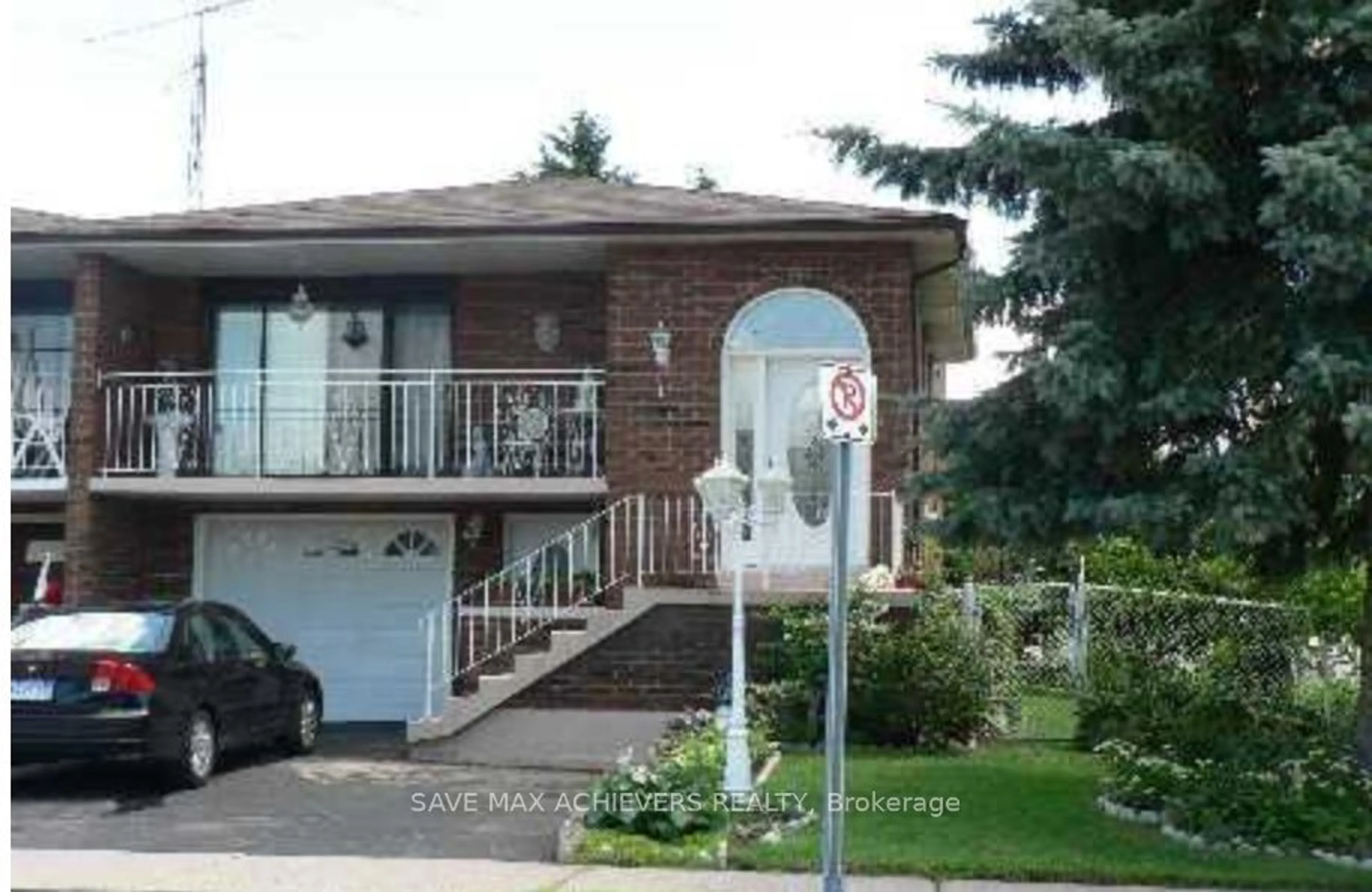 Frontside or backside of a home for 1 Major Oaks Dr, Brampton Ontario L6V 3K1