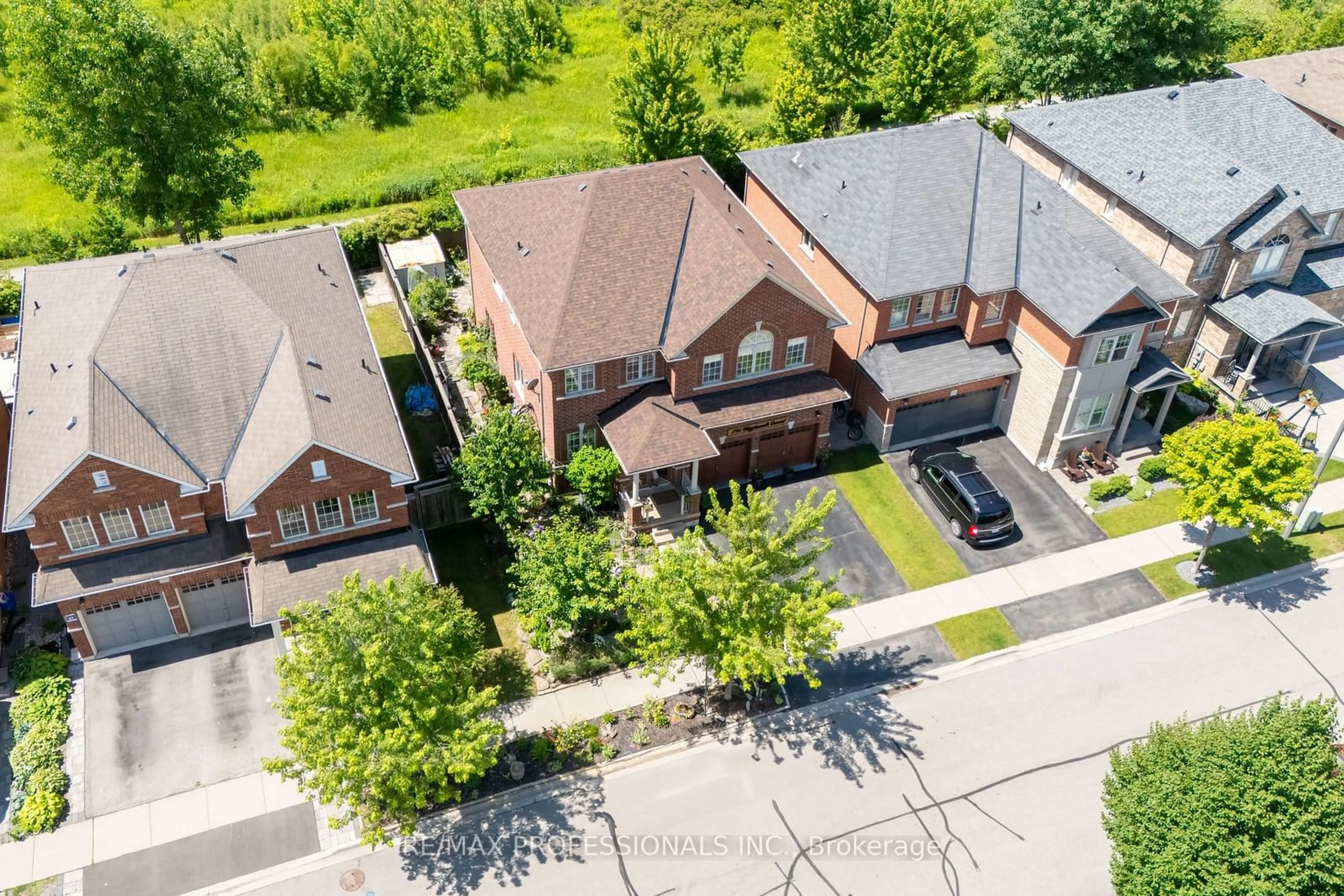 Frontside or backside of a home for 296 Wrigglesworth Cres, Milton Ontario L9T 6Z9