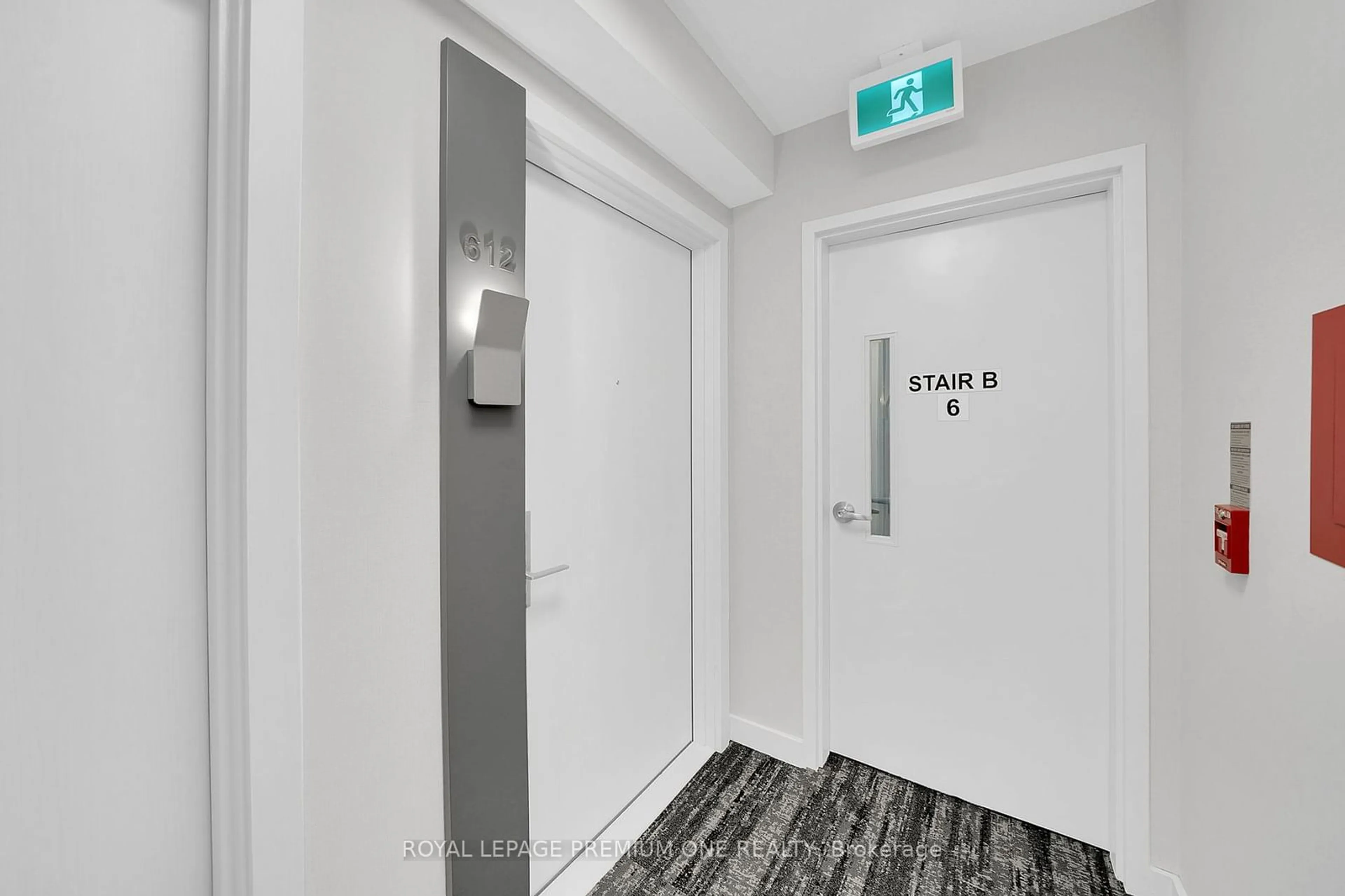 Indoor foyer for 30 Samuel Wood Way #612, Toronto Ontario M9B 0C9