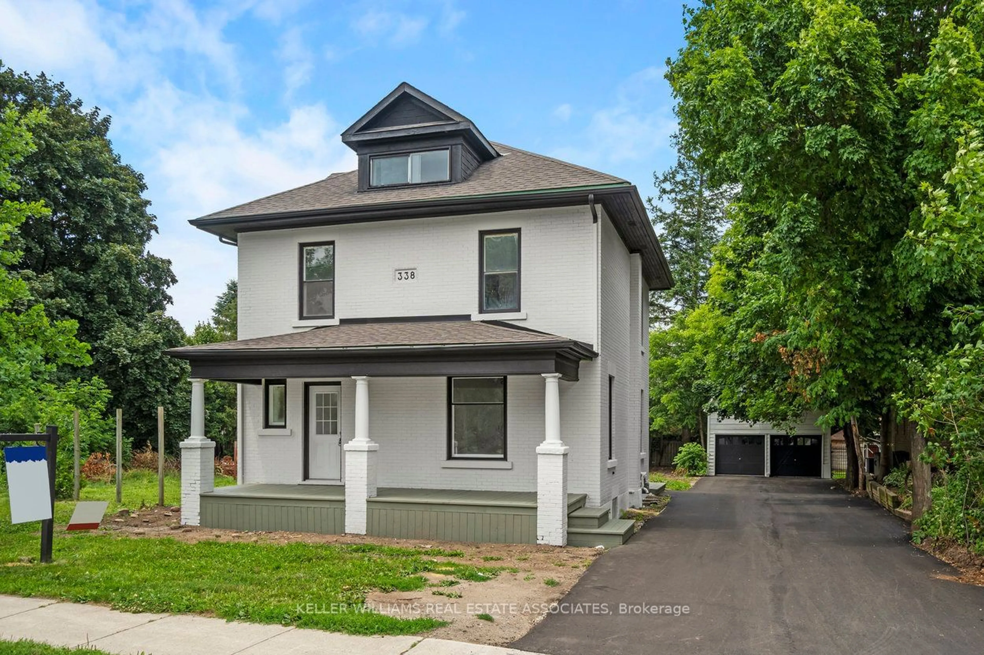 Frontside or backside of a home for 338 Maple Ave, Halton Hills Ontario L7G 1X1