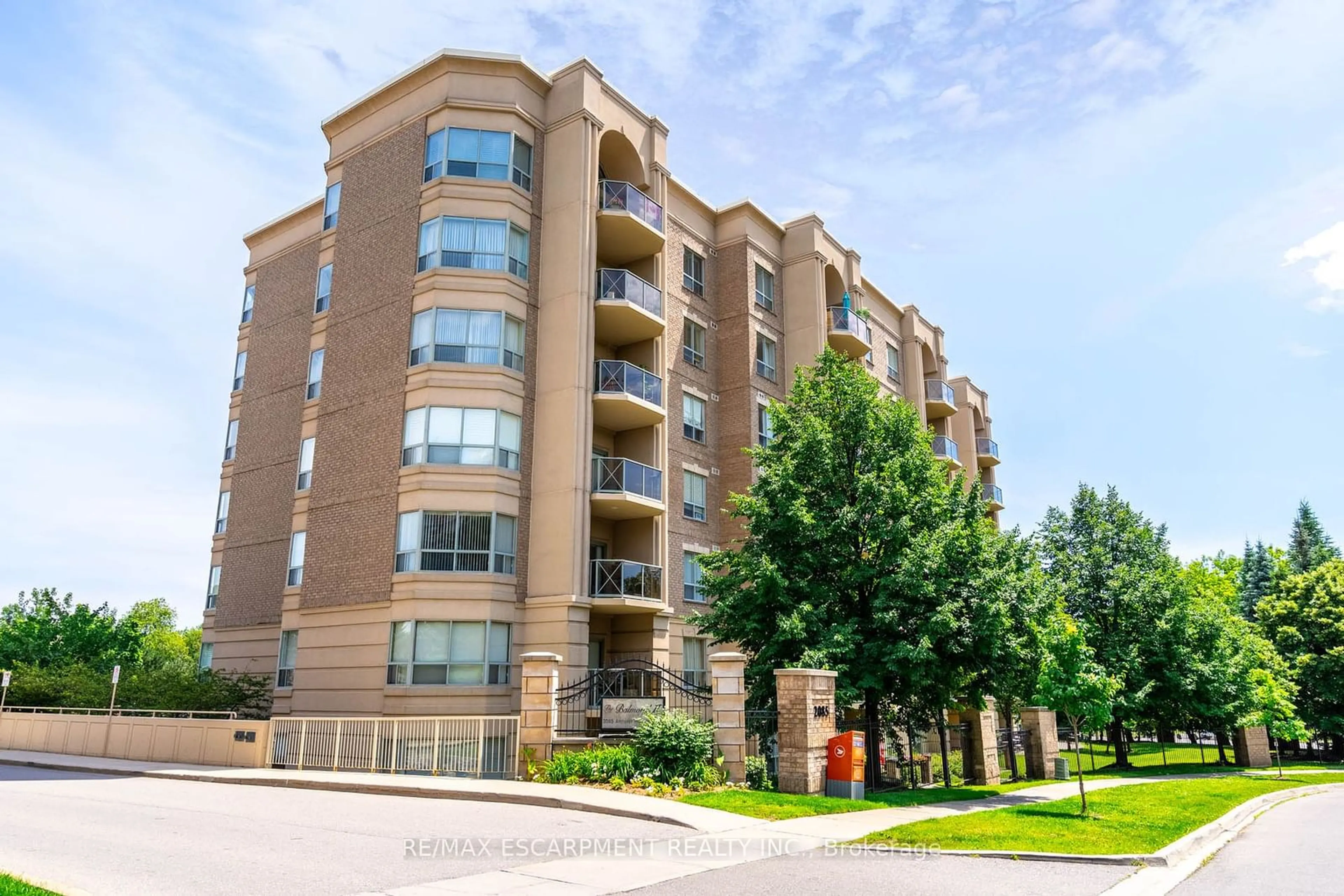 A pic from exterior of the house or condo for 2085 Amherst Heights Dr #501, Burlington Ontario L7P 5C2