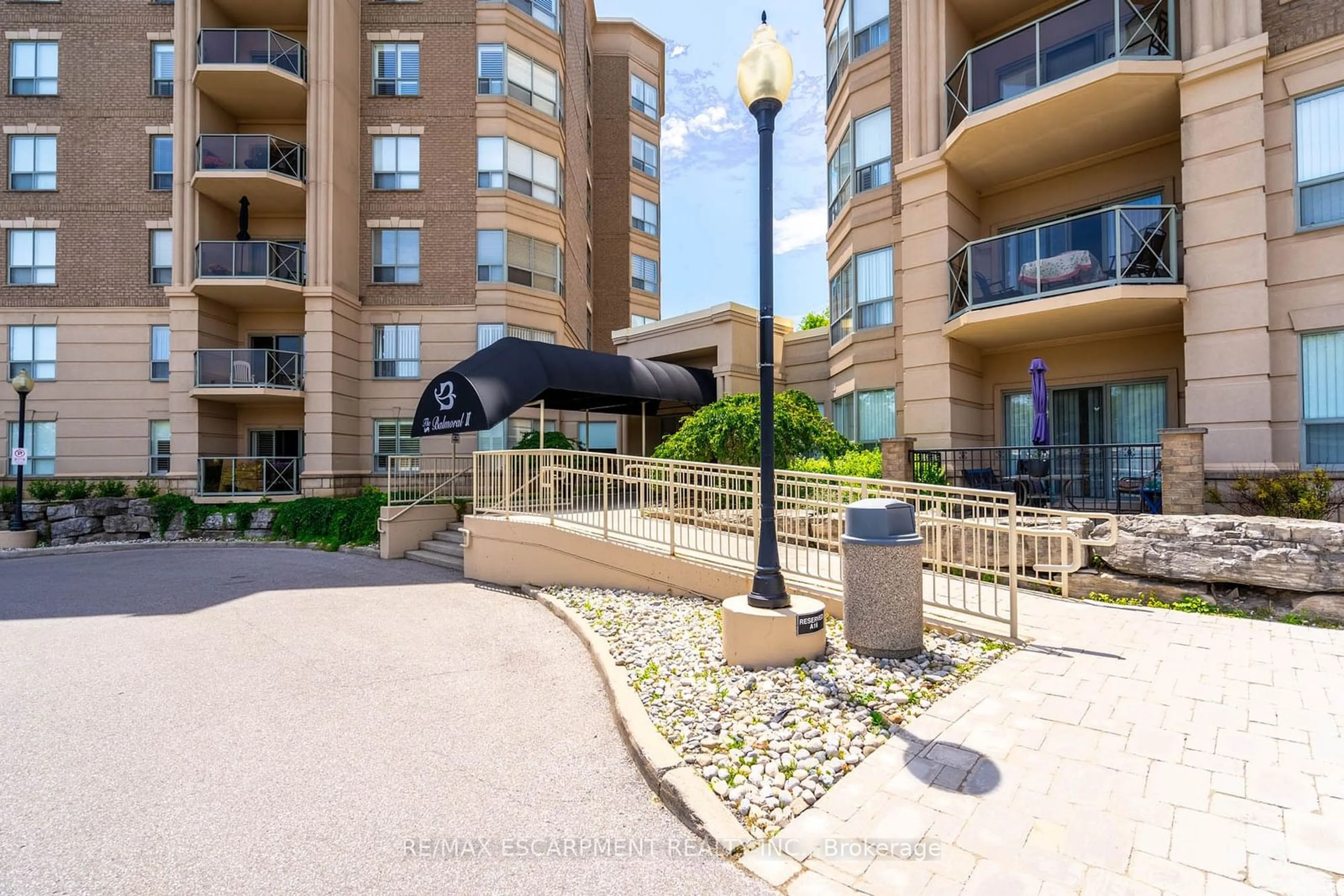 A pic from exterior of the house or condo for 2085 Amherst Heights Dr #501, Burlington Ontario L7P 5C2
