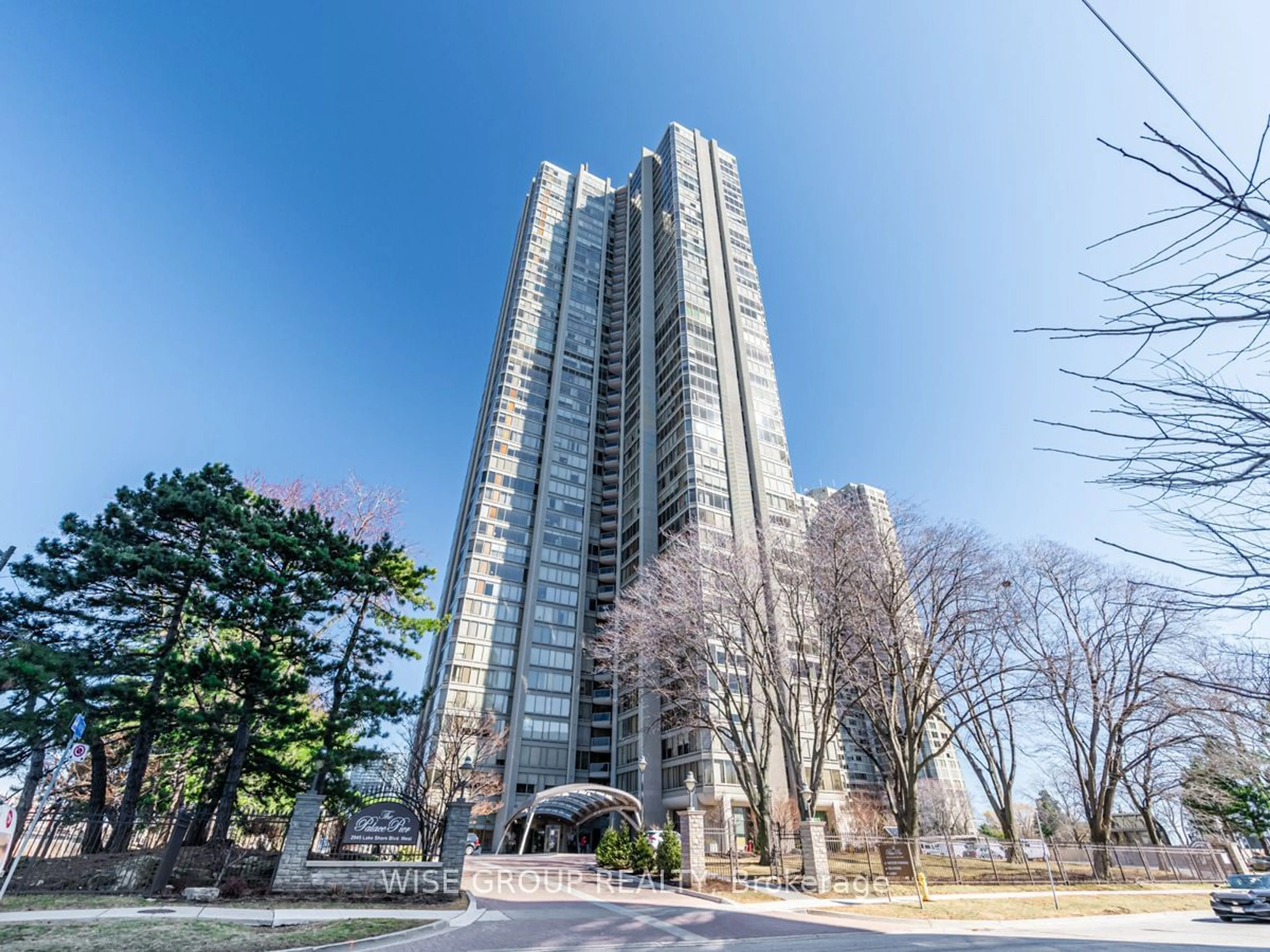 A pic from exterior of the house or condo for 2045 Lake Shore Blvd #4304, Toronto Ontario M8V 2Z6