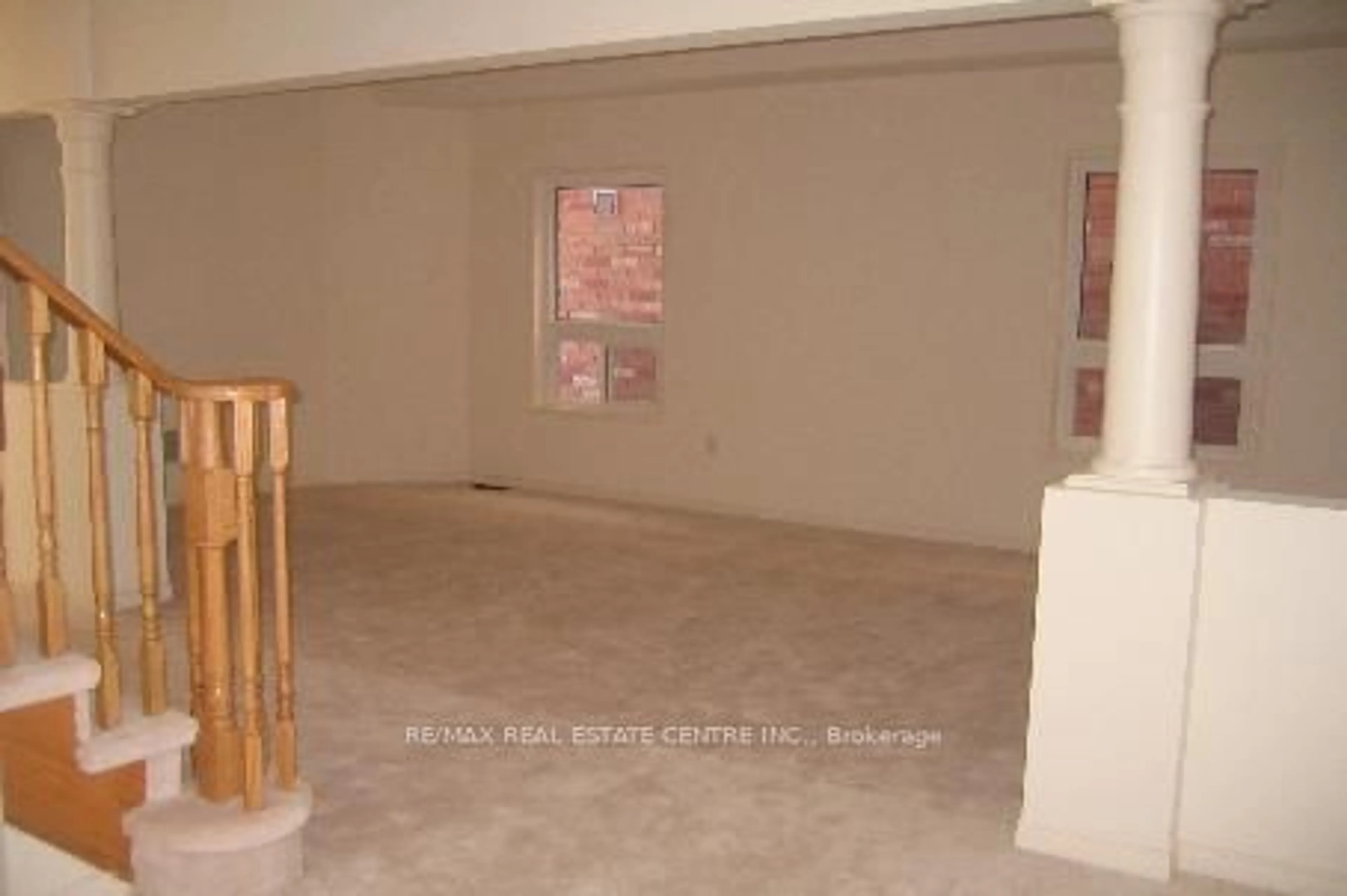 A pic of a room for 506 Huntington Ridge Dr, Mississauga Ontario L5R 2X7