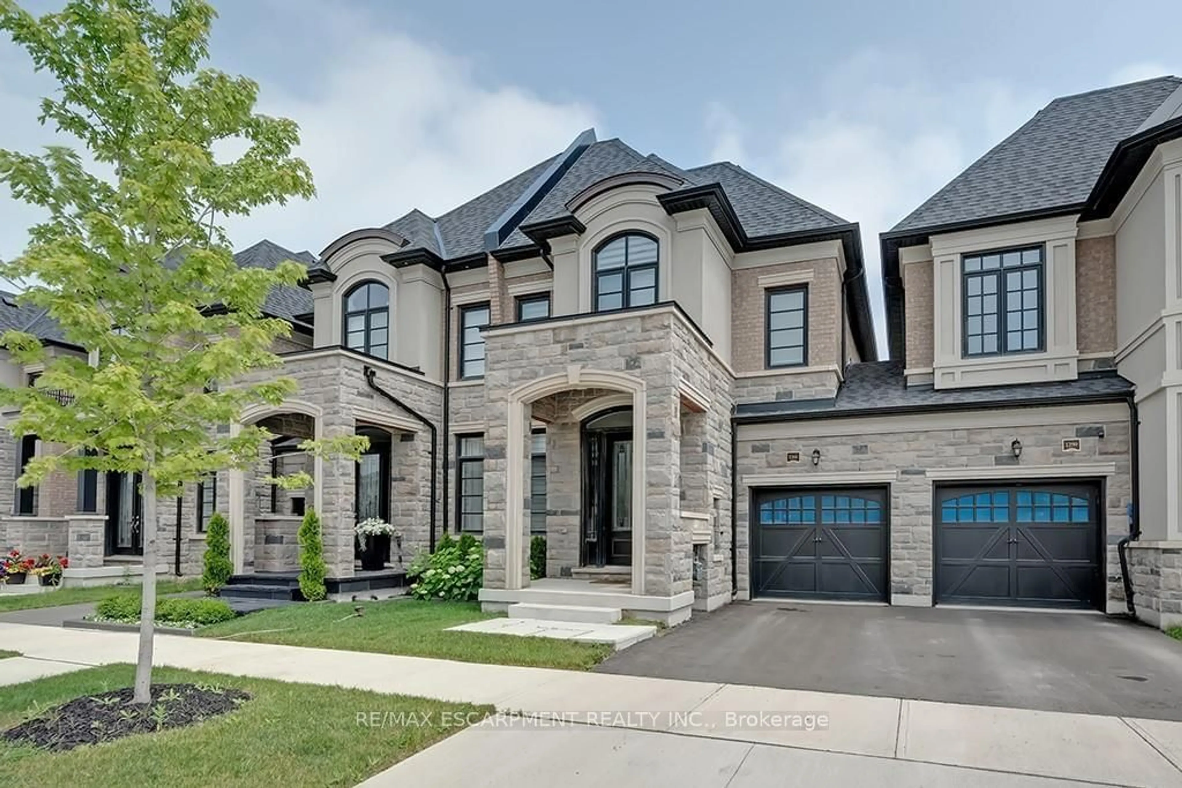 Home with brick exterior material for 1261 Merton Rd, Oakville Ontario L6M 5M1