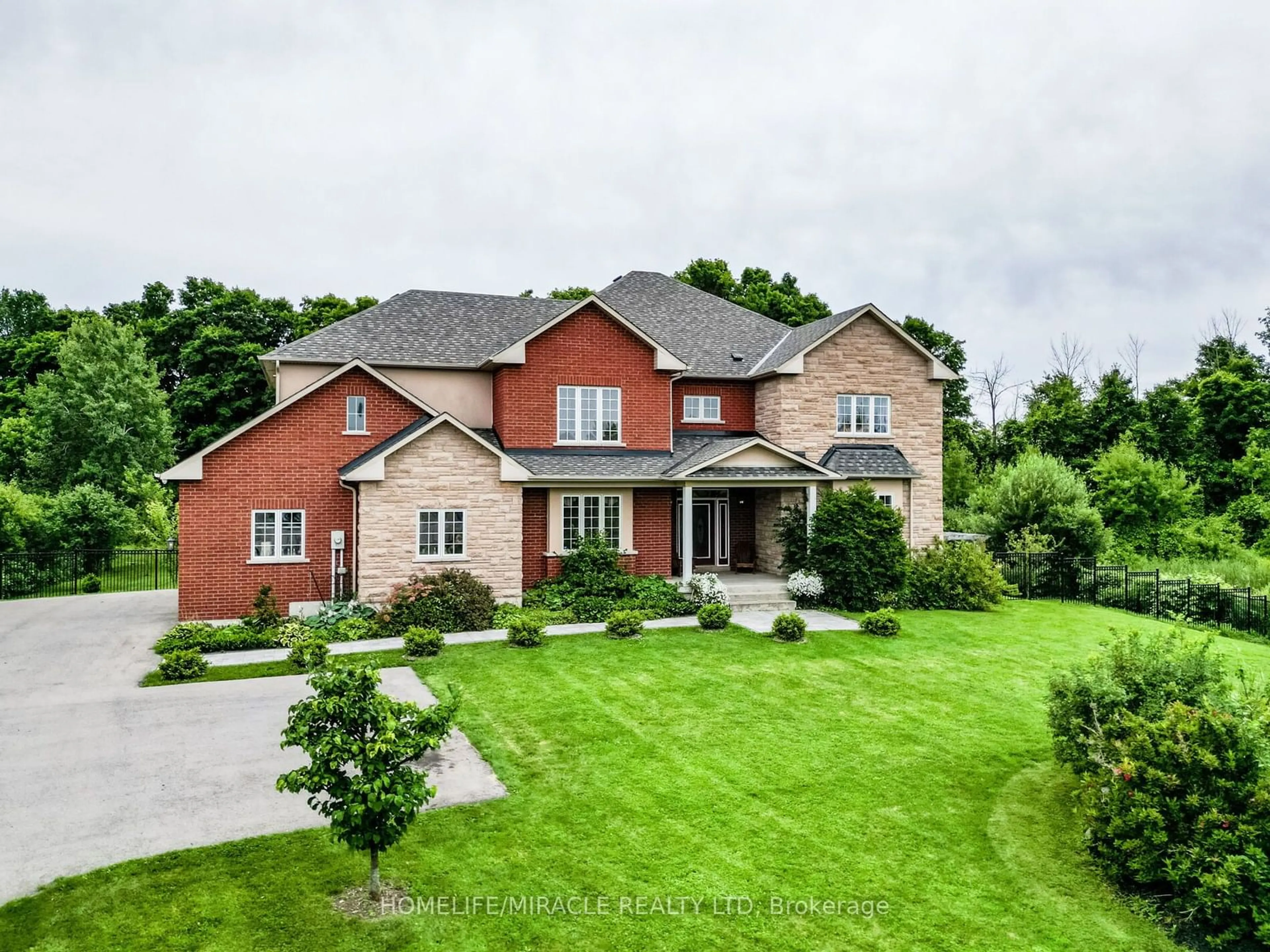 Home with brick exterior material for 24 Allison Crt, Halton Hills Ontario L7G 4S4