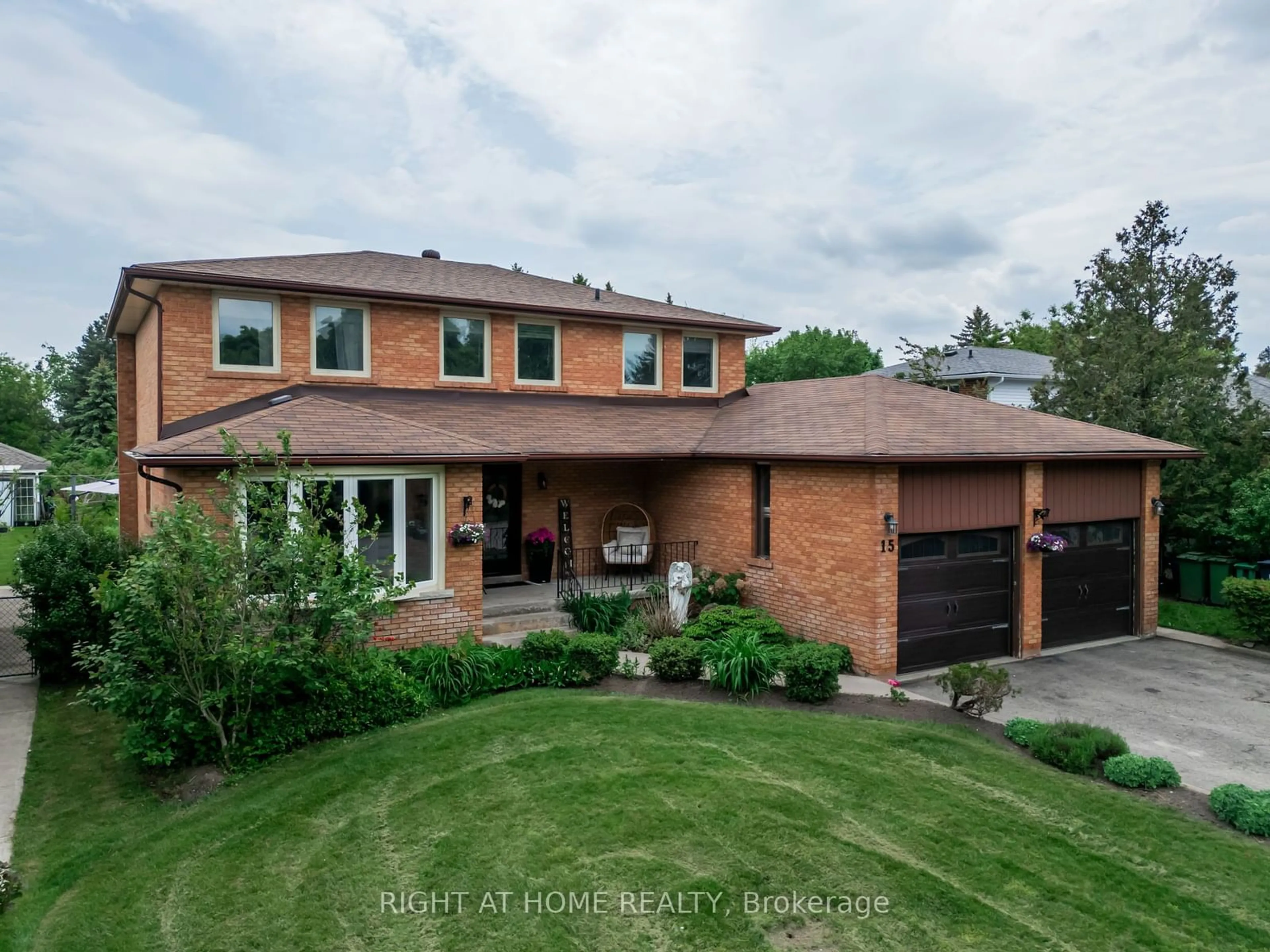 Home with brick exterior material for 15 Miles Dr, Caledon Ontario L7C 1H7