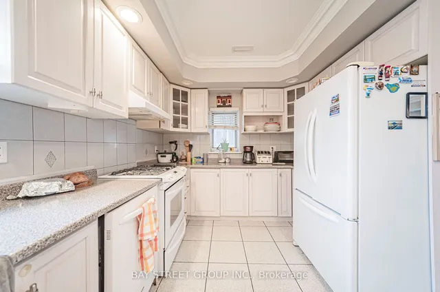 Additional property image - 240 Pellatt Ave