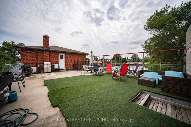 Additional property image - 240 Pellatt Ave