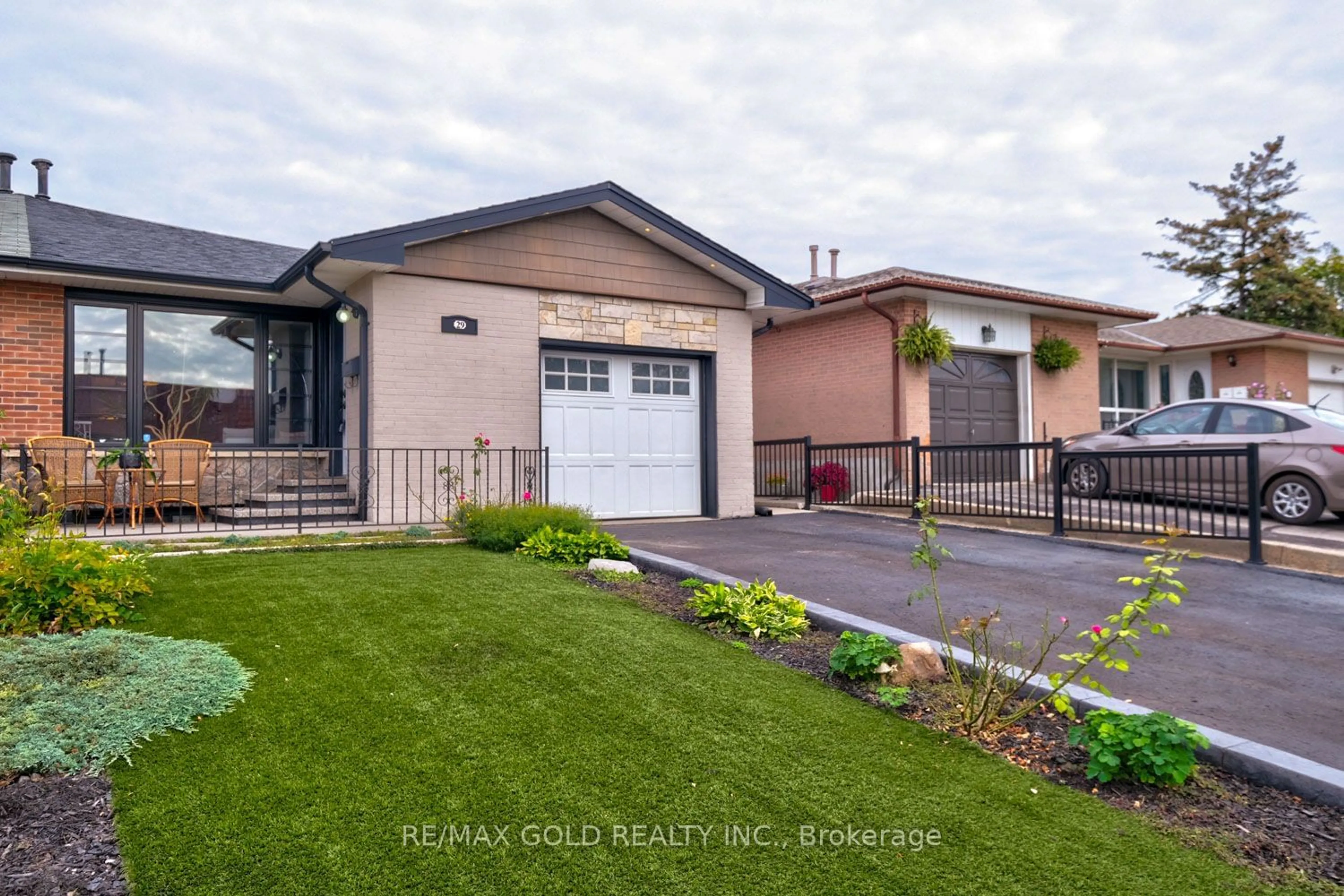 Frontside or backside of a home for 29 Wilton Dr, Brampton Ontario L6W 2Z9