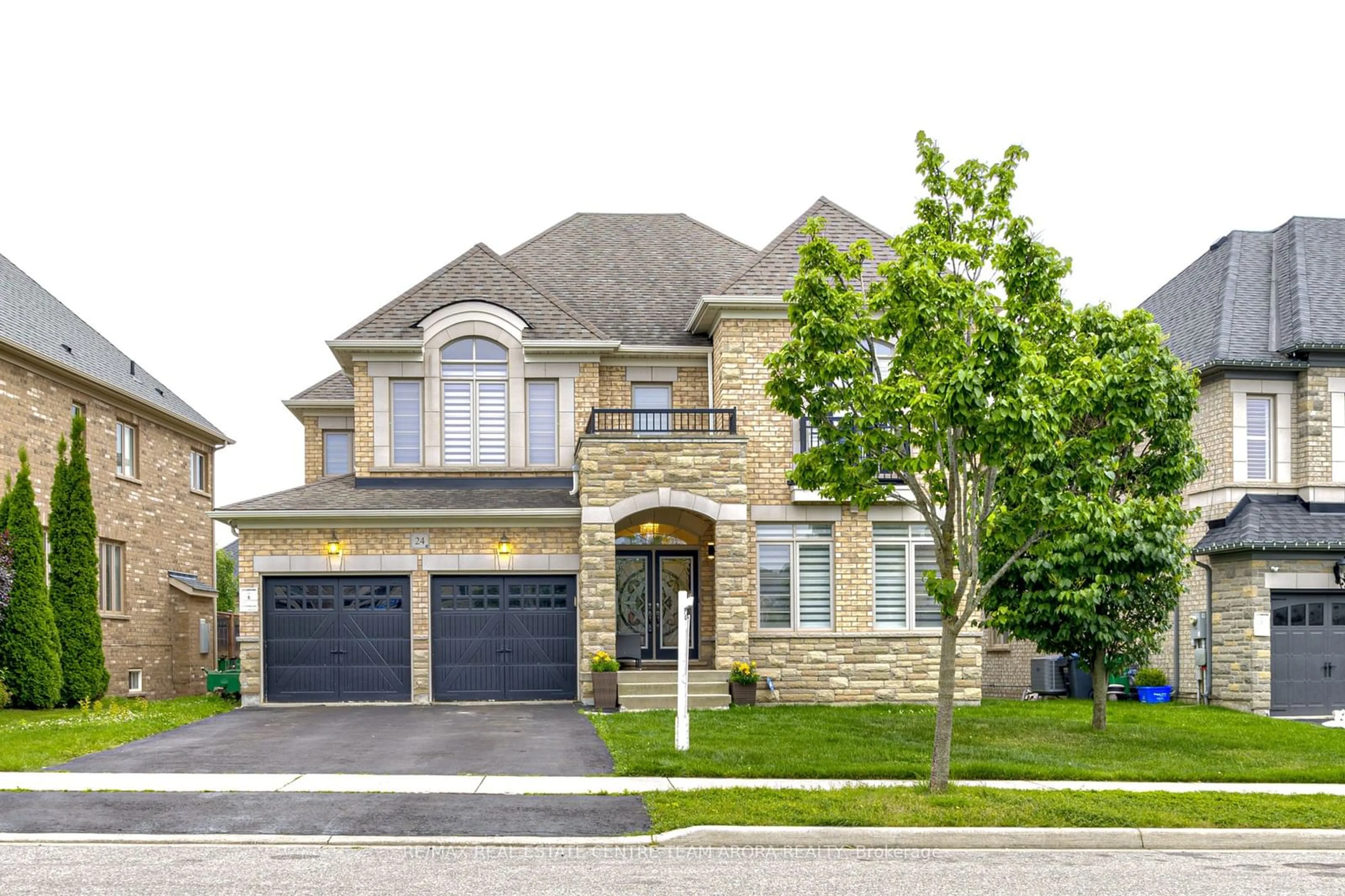 Home with brick exterior material for 24 Fort Williams Dr, Brampton Ontario L6X 0W5