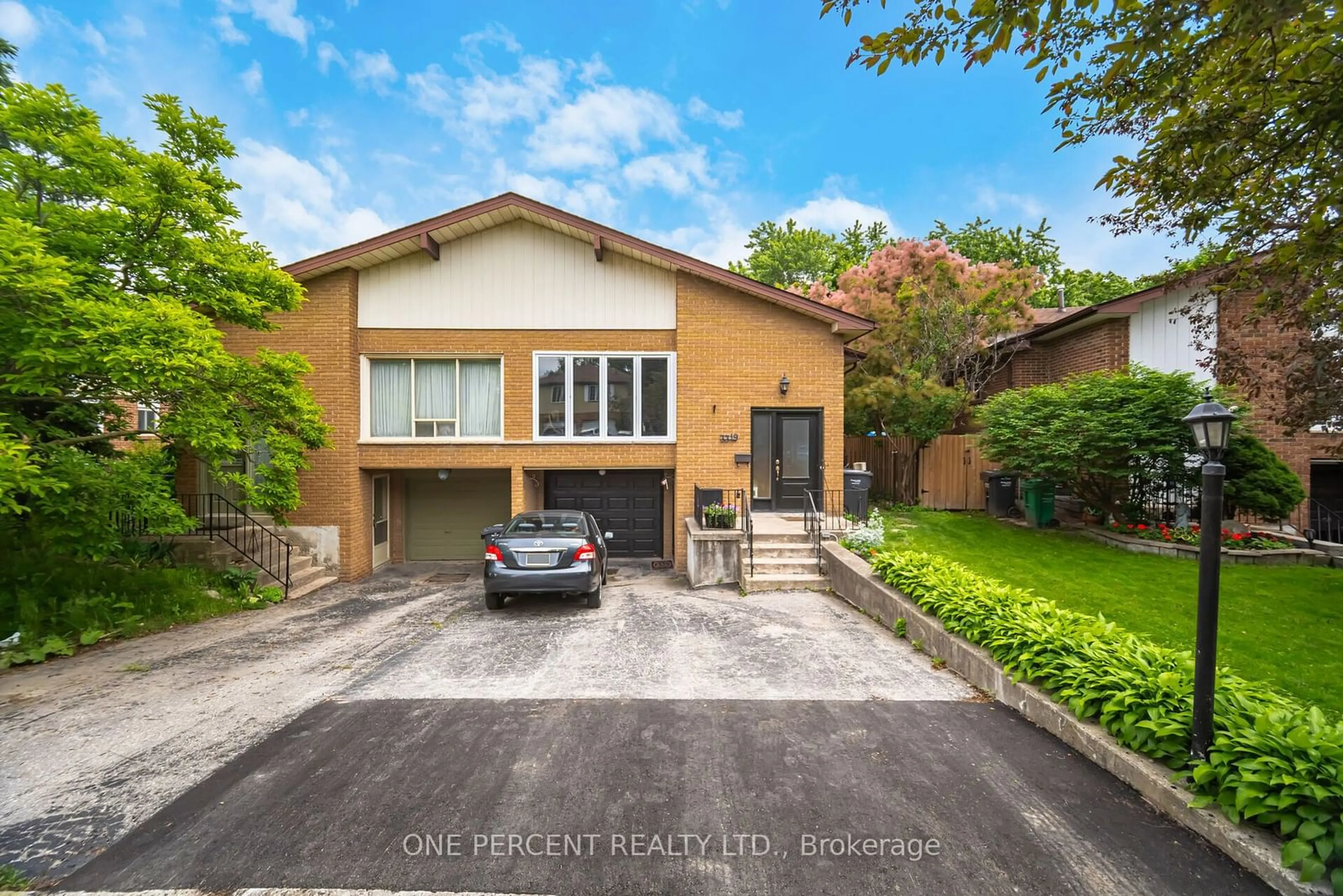 Frontside or backside of a home for 3319 Tallmast Cres, Mississauga Ontario L5L 1K1