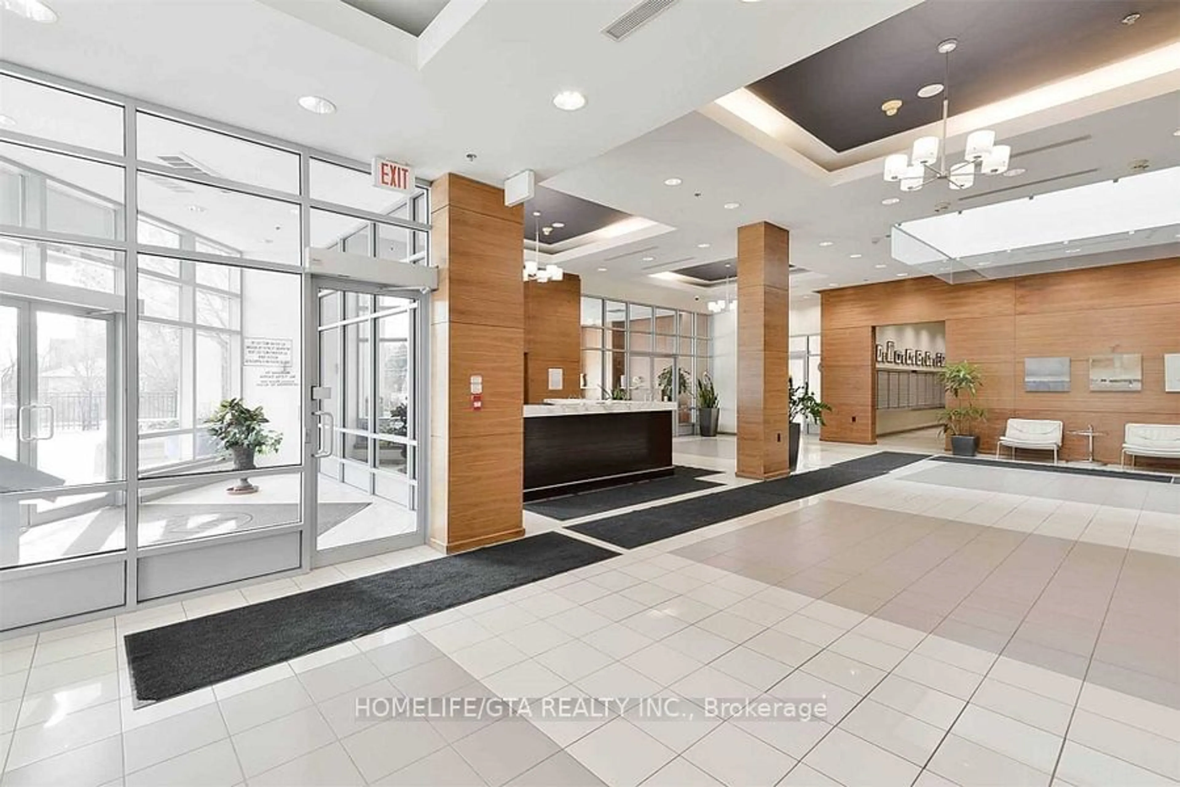 Indoor lobby for 33 Elm Dr #1305, Mississauga Ontario L5B 4M2