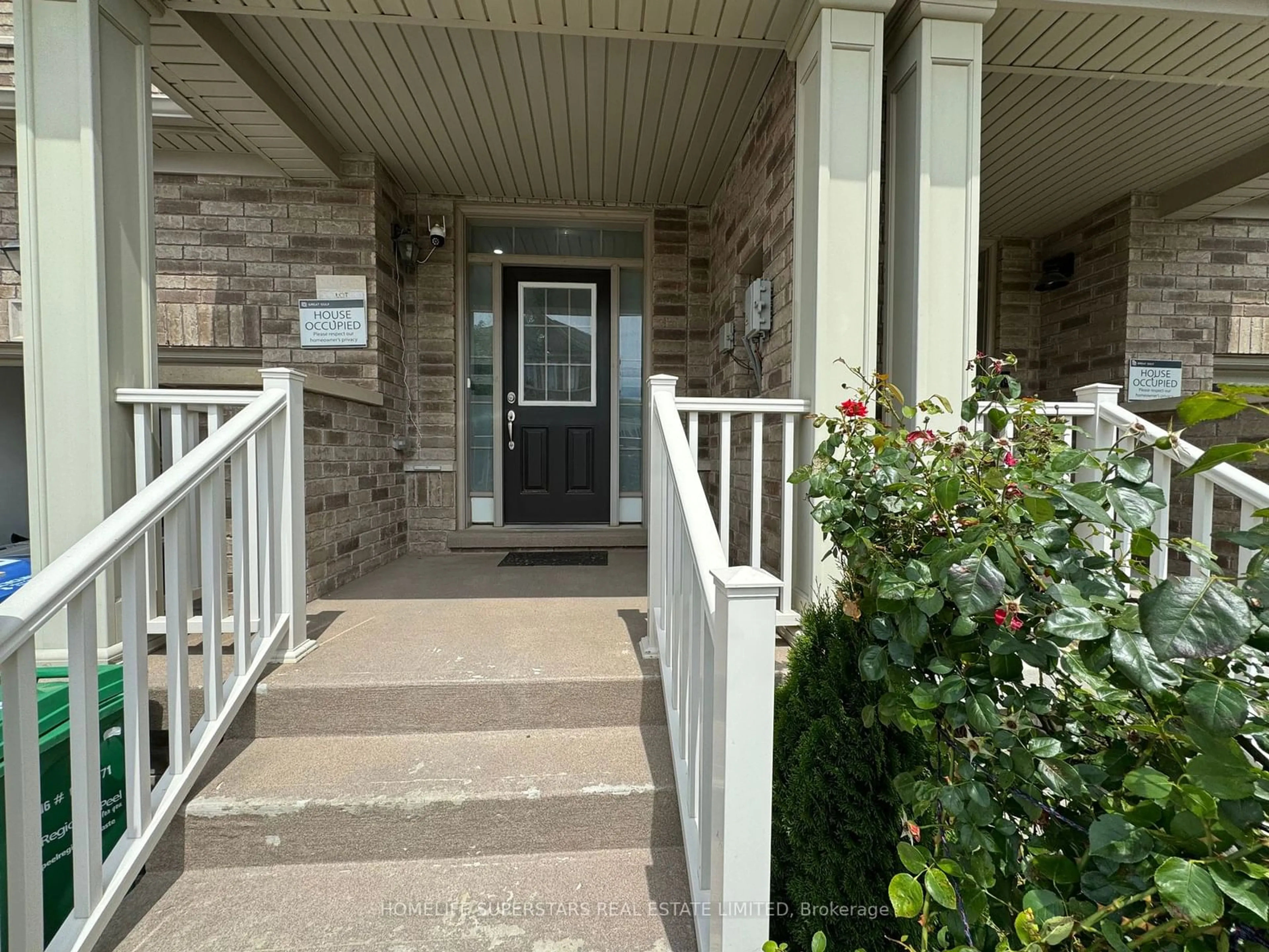 Indoor entryway for 49 Lady Evelyn Cres, Brampton Ontario L6Y 6C6