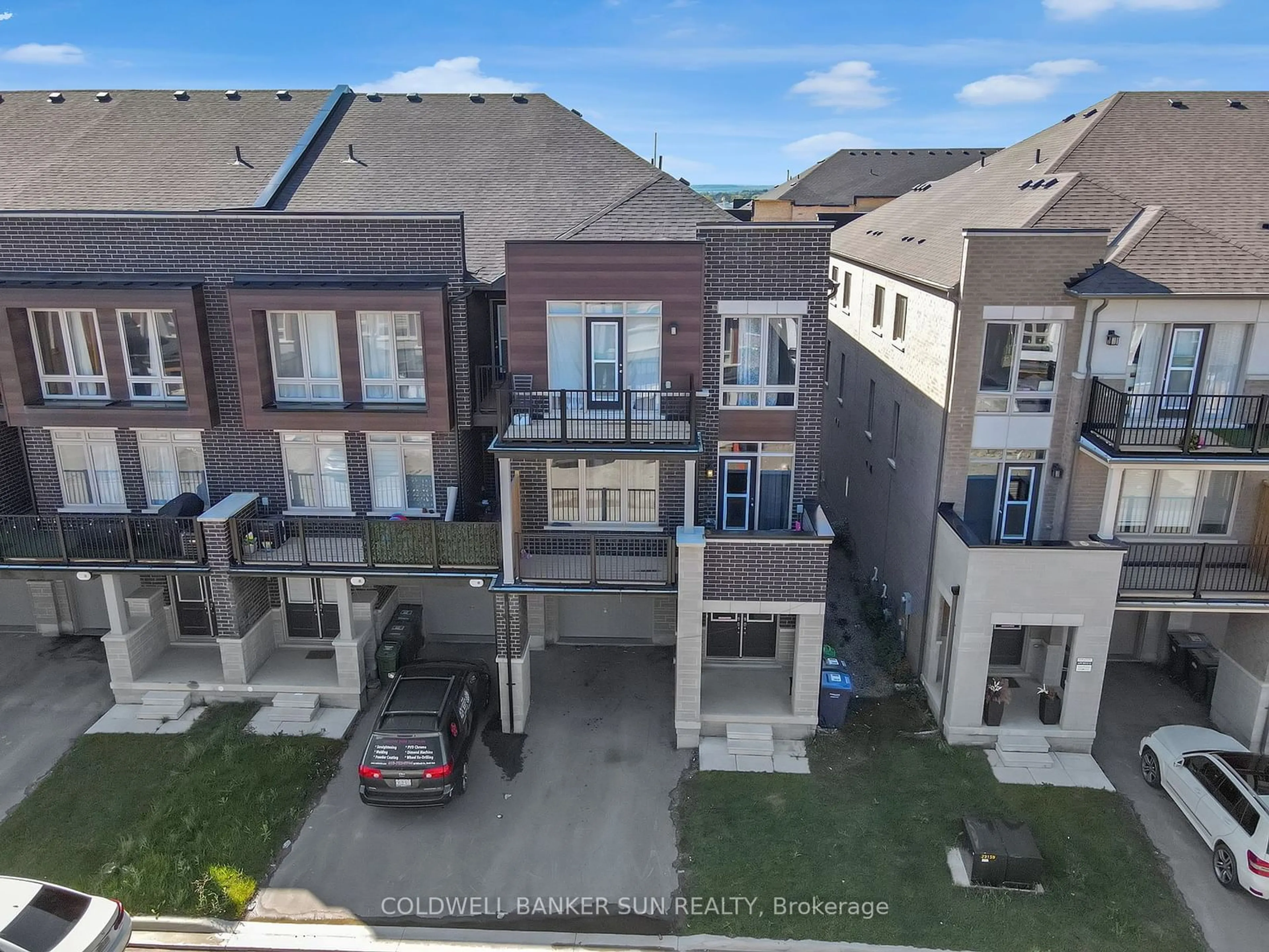 A pic from exterior of the house or condo for 42 Donald Ficht Cres, Brampton Ontario L7A 5H8