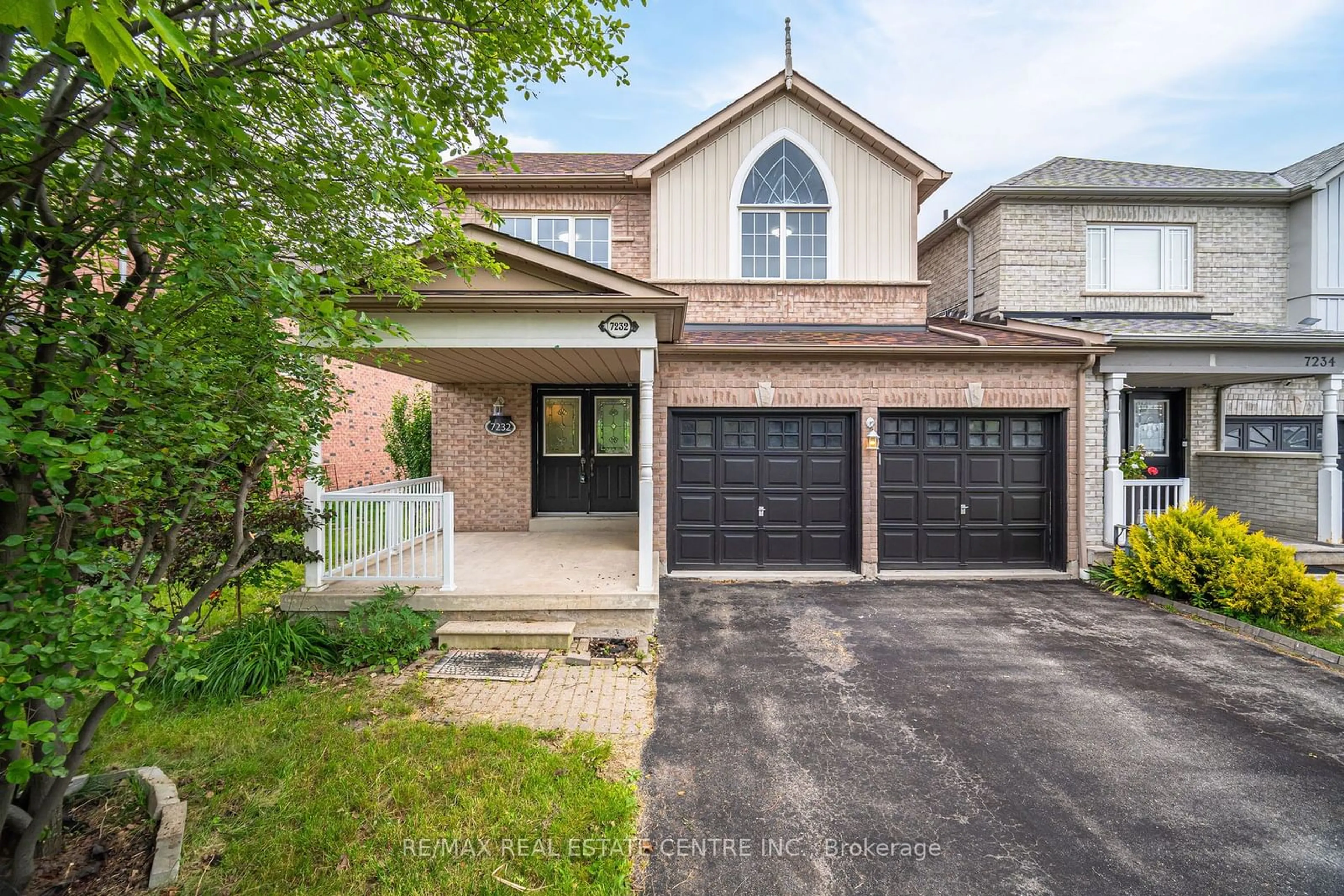 Frontside or backside of a home for 7232 Pallett Crt, Mississauga Ontario L5N 8E5