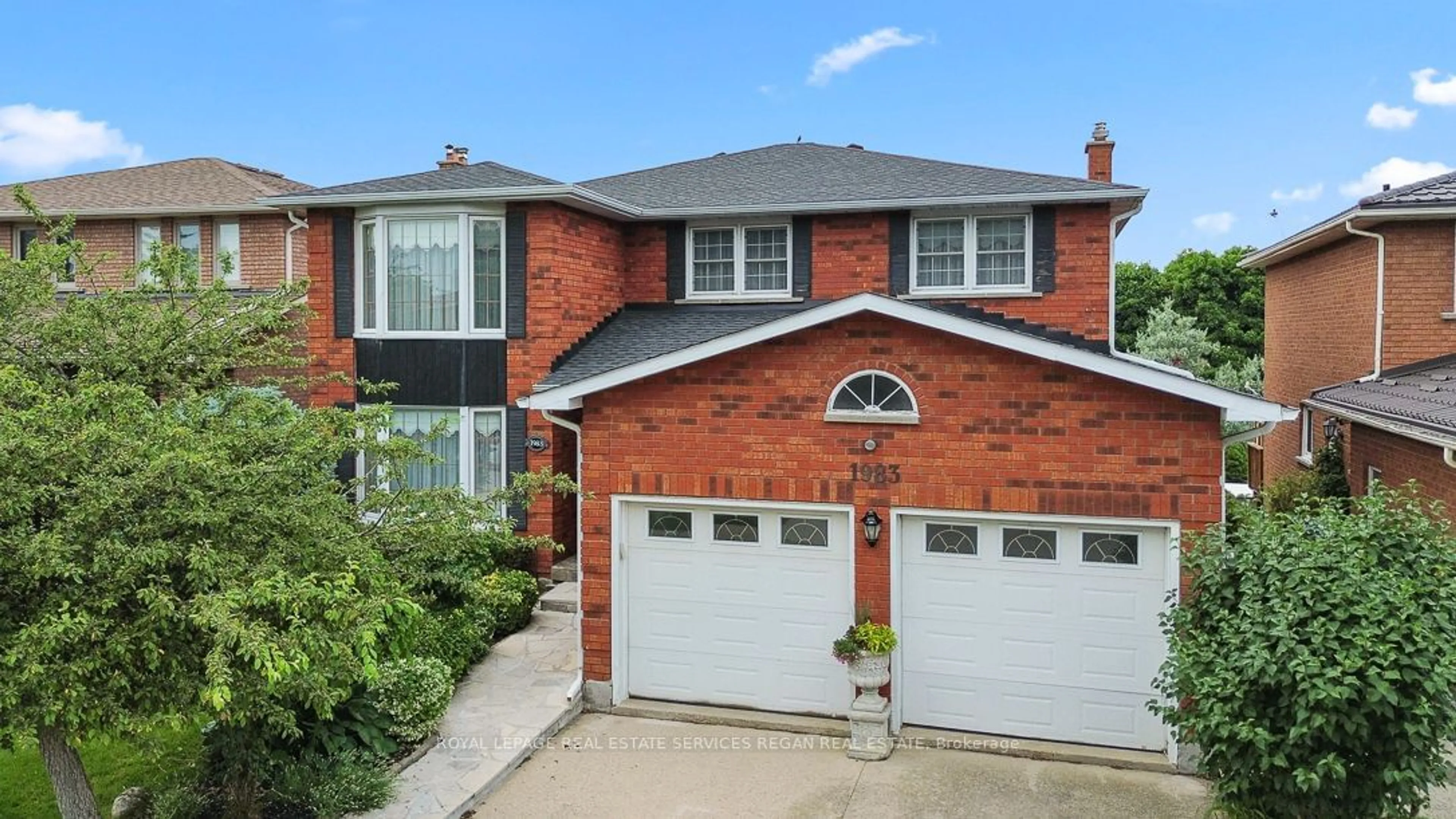 Home with brick exterior material for 1983 Roy Ivor Cres, Mississauga Ontario L5L 3N7