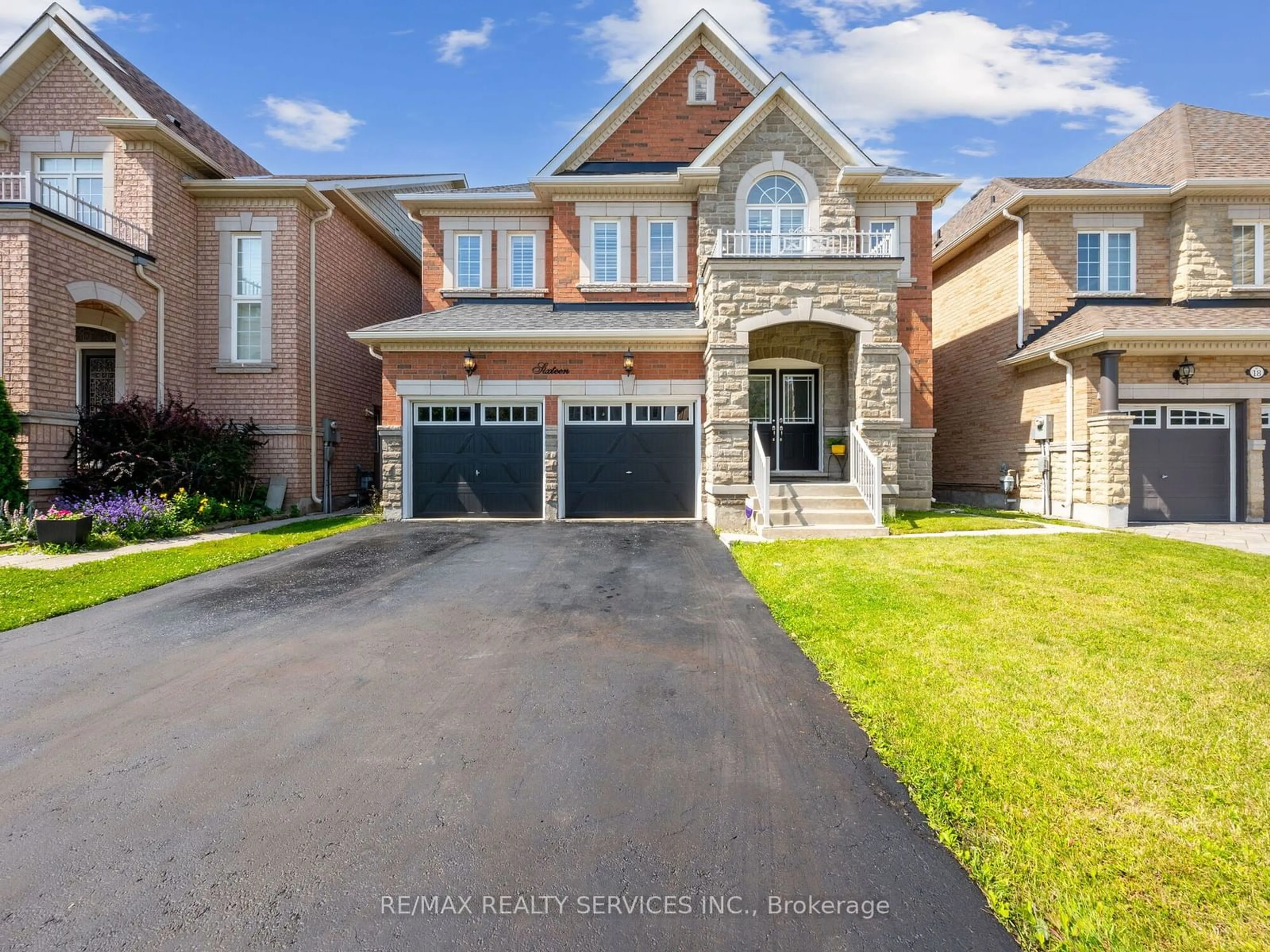 Frontside or backside of a home for 16 Lavallee Cres, Brampton Ontario L6X 3A1