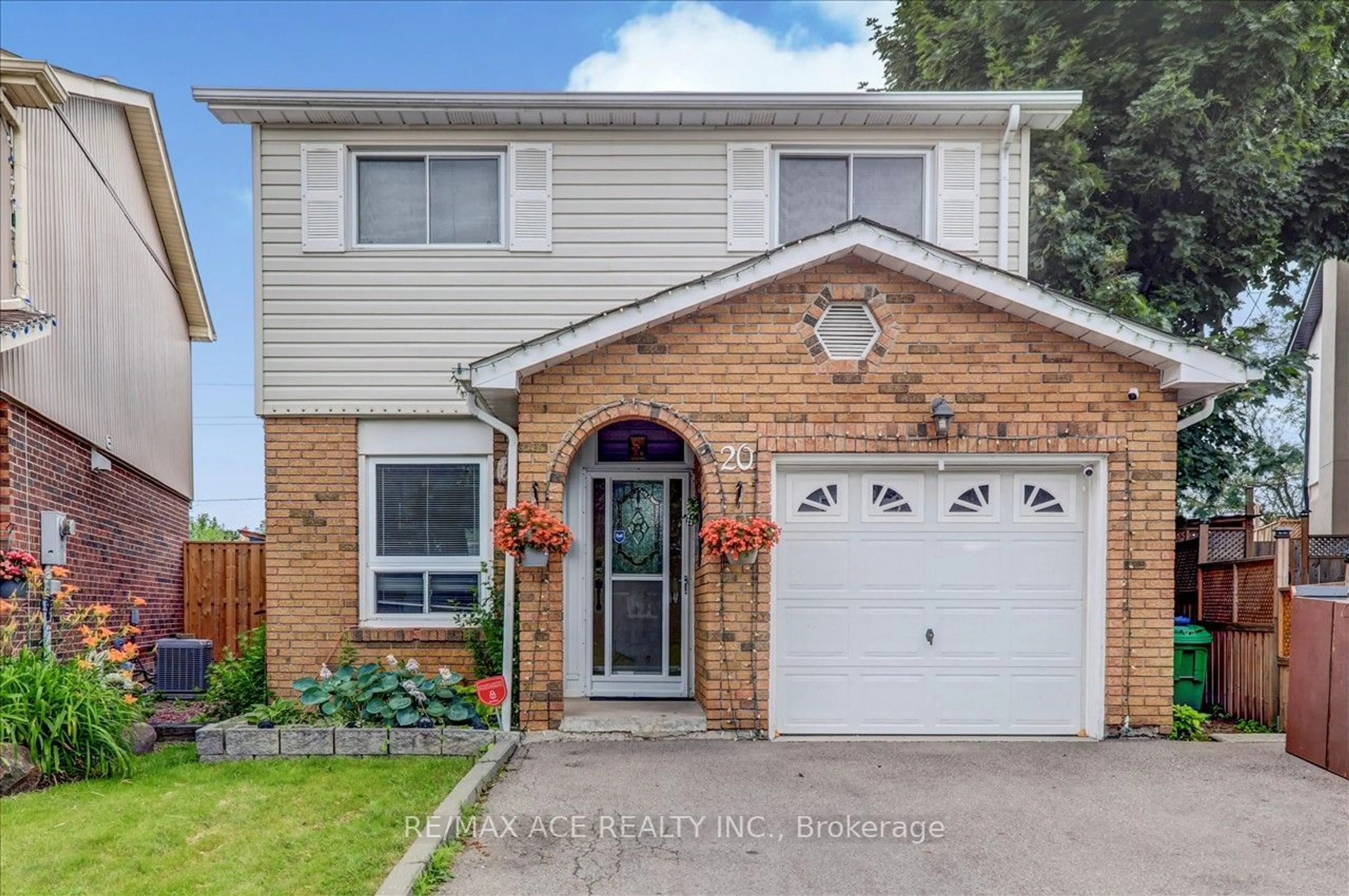 Home with brick exterior material for 20 Histon Cres, Brampton Ontario L6V 3R1