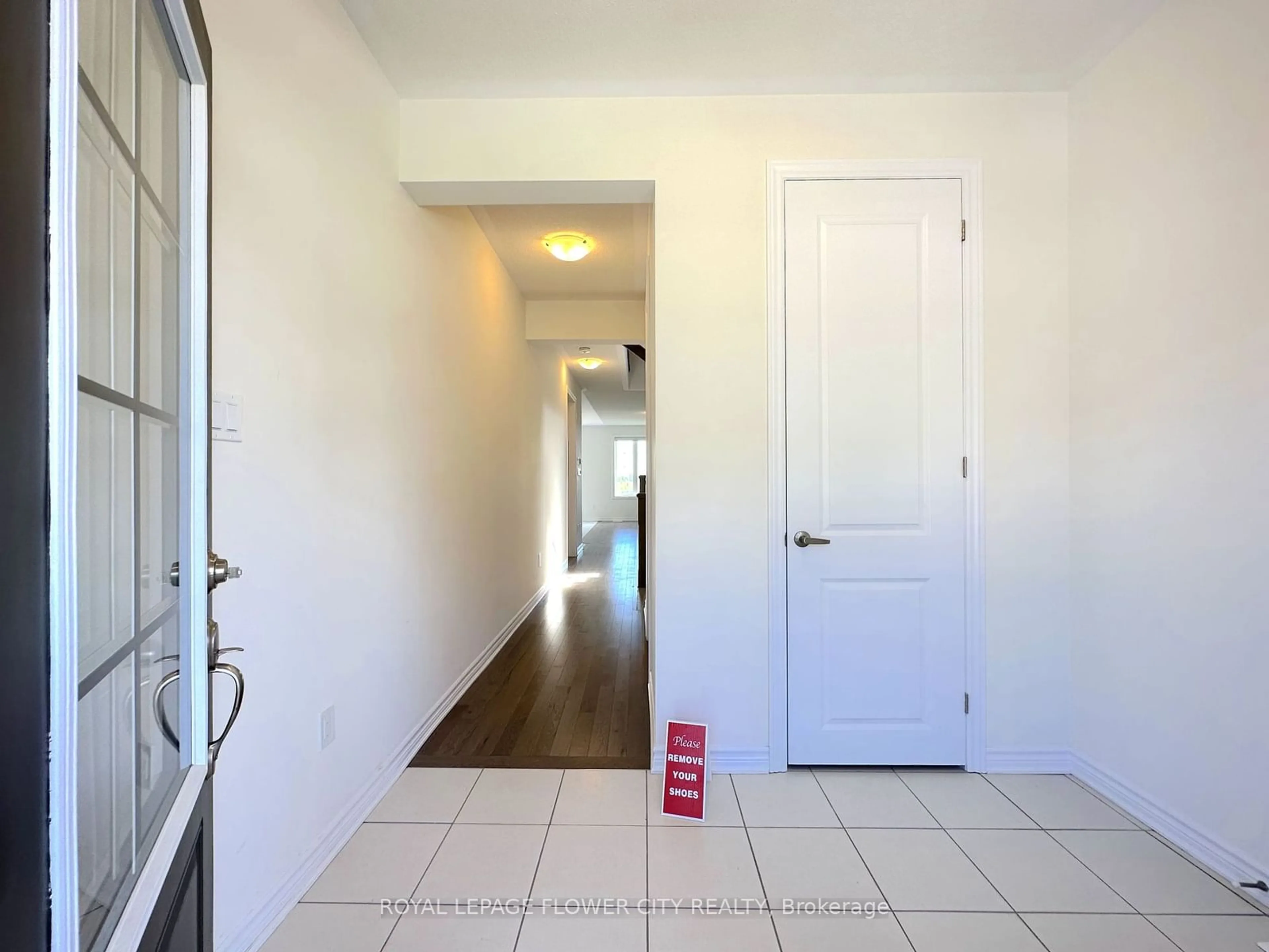 Indoor entryway for 9 Mccormack Rd, Caledon Ontario L7C 4J6